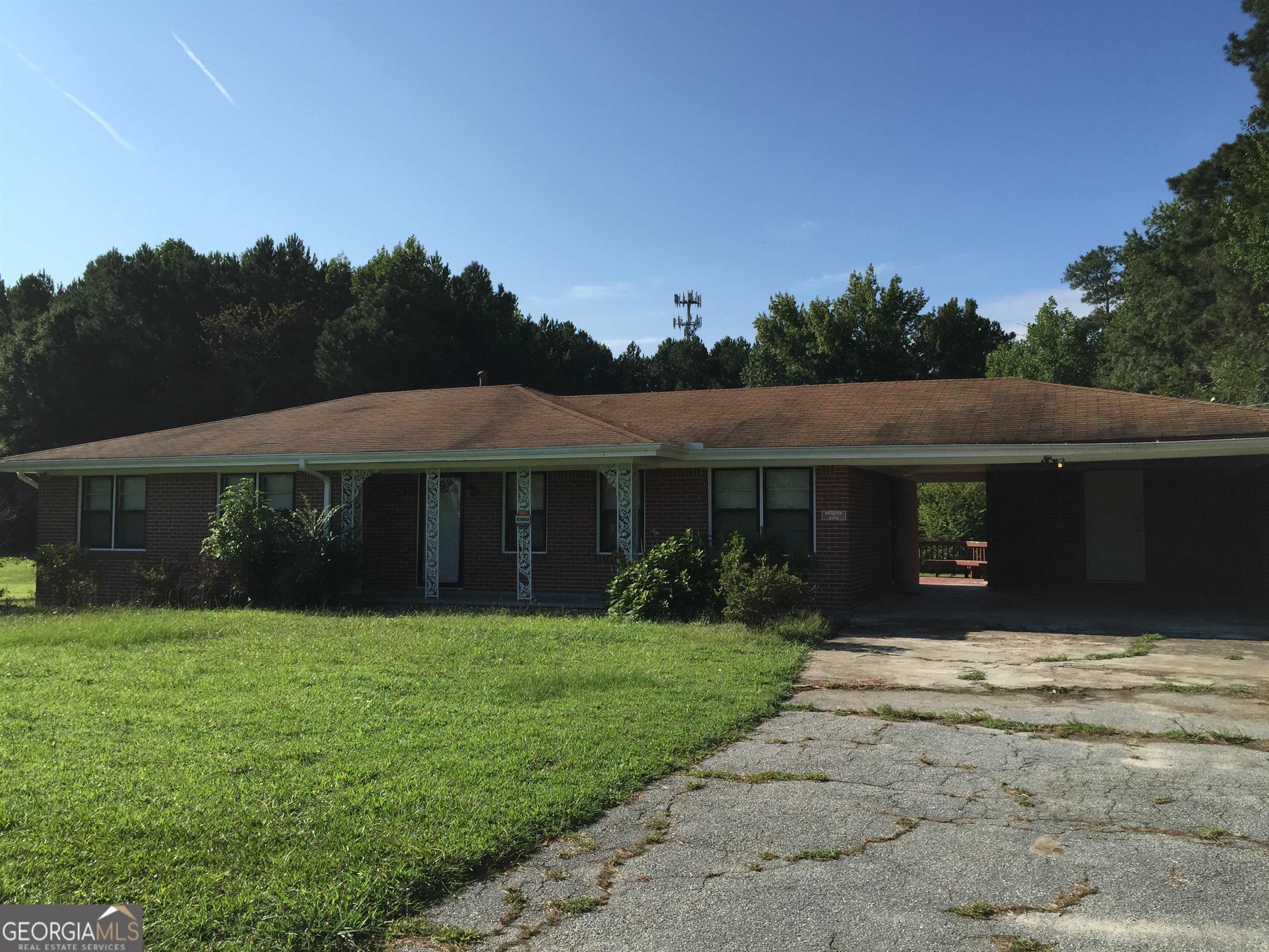 2500 Woodward Rd — photo