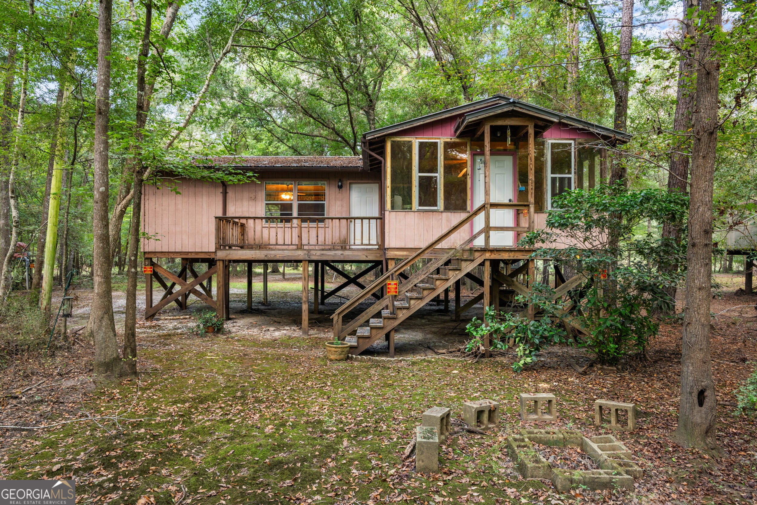 628 Riverside Dr — photo