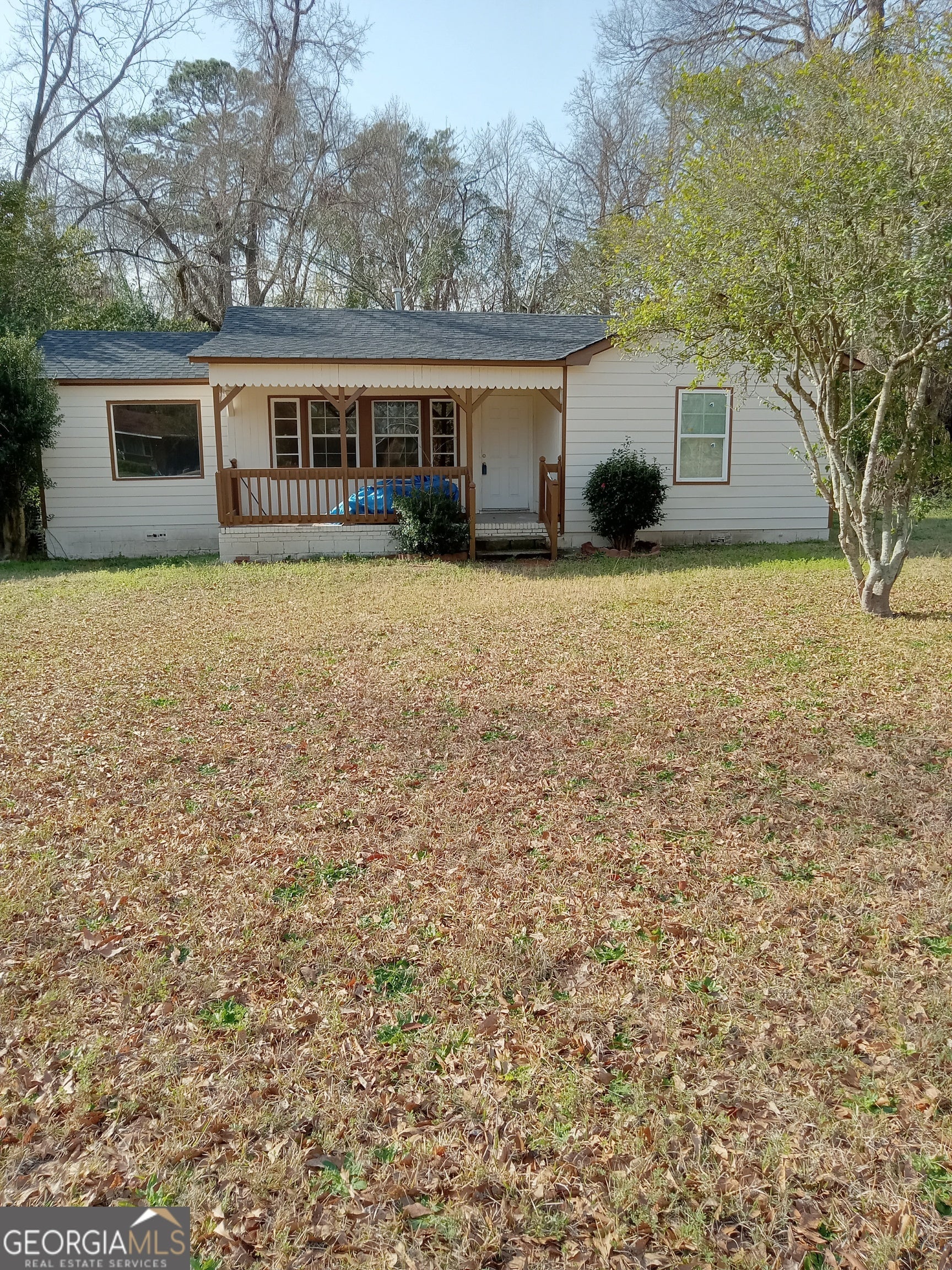 1570 Colonial Dr — photo