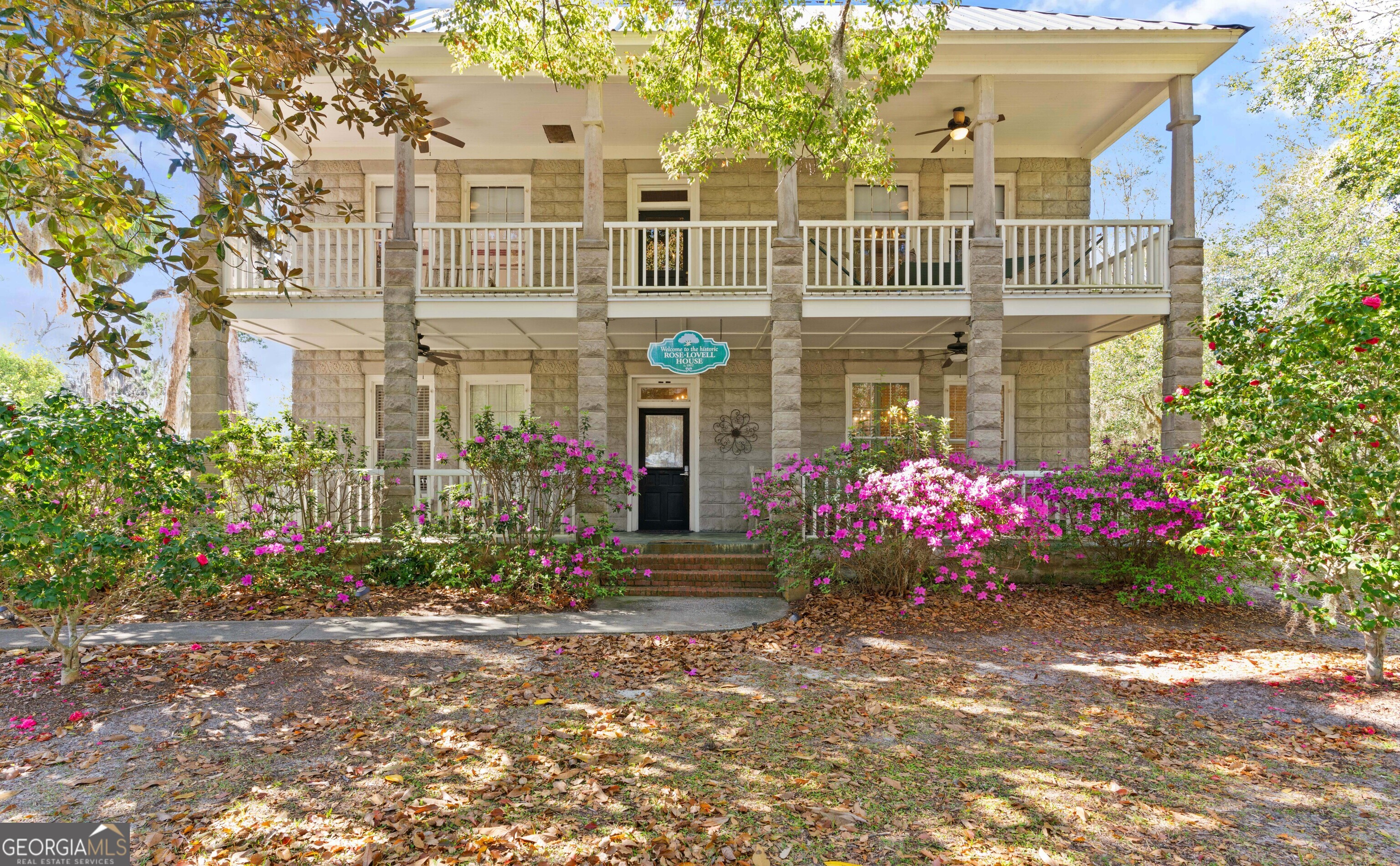207 W Weed St — photo