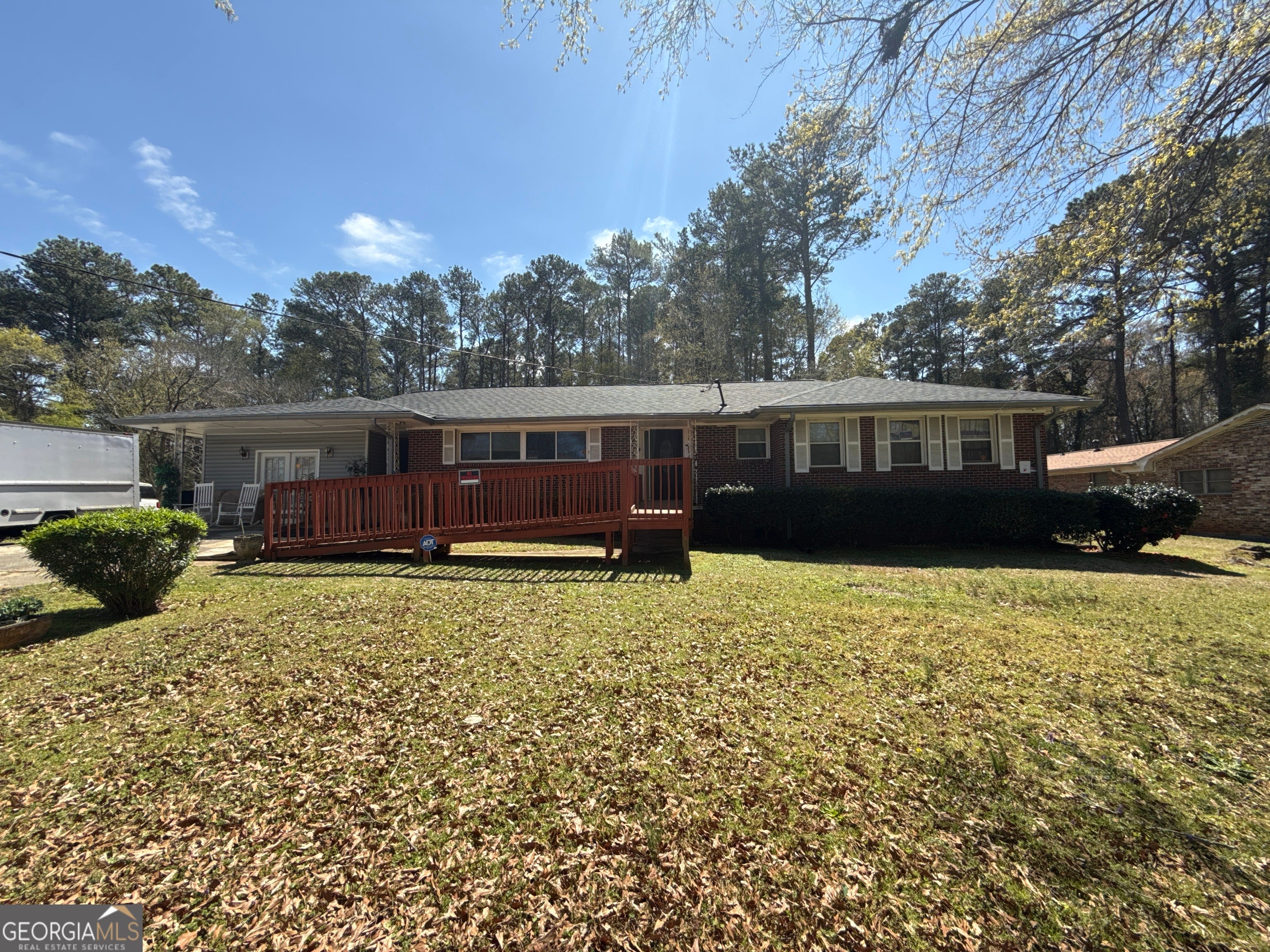 5169 Covington Hwy — photo