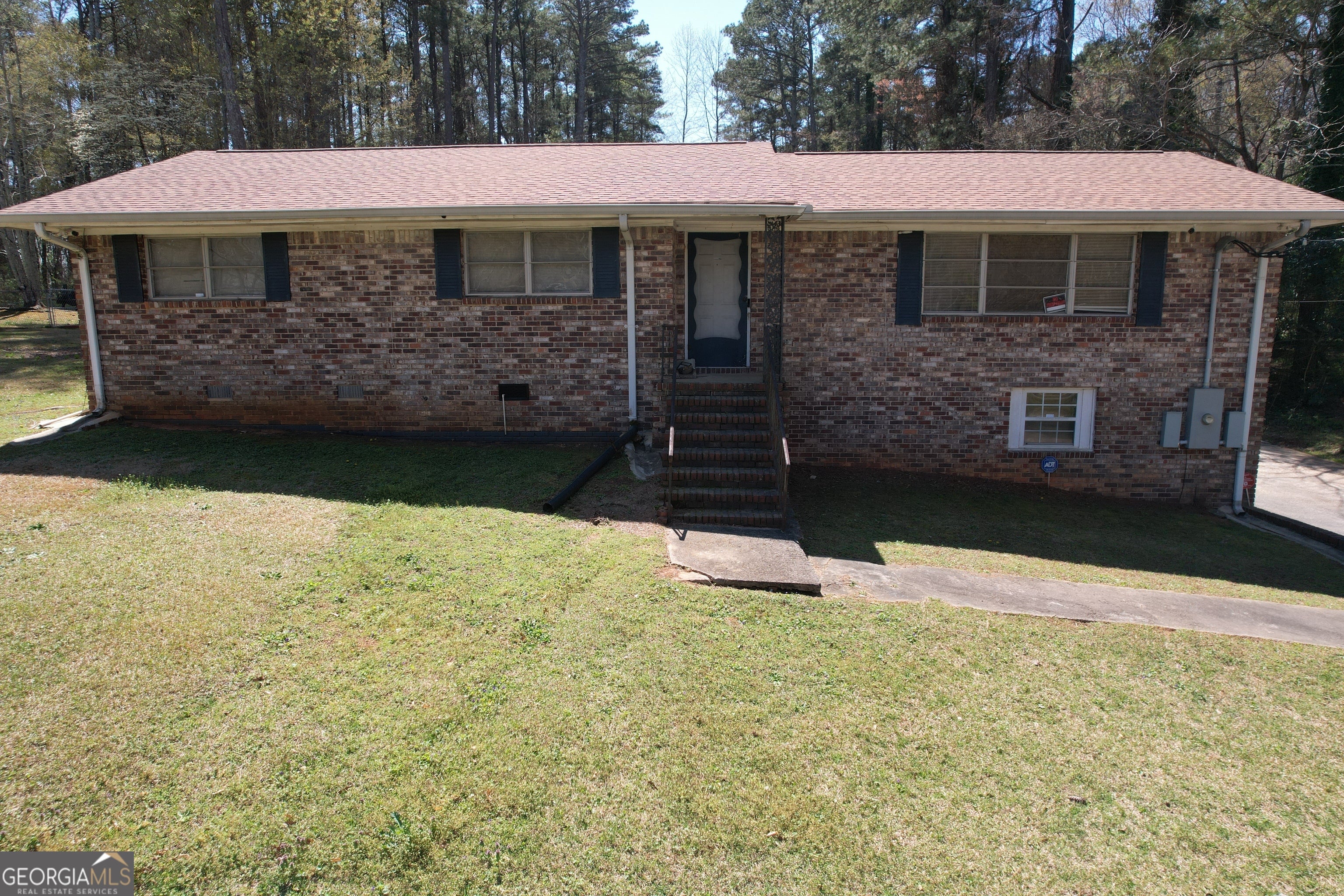 5159 Covington Hwy — photo