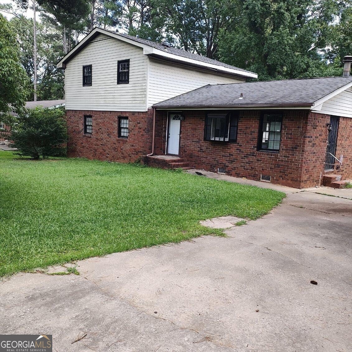 1217 Dove Ct — photo