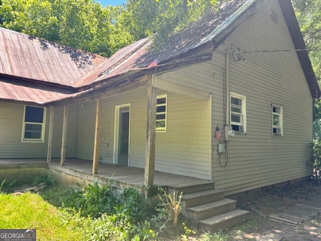 585 Huddleston Rd — photo