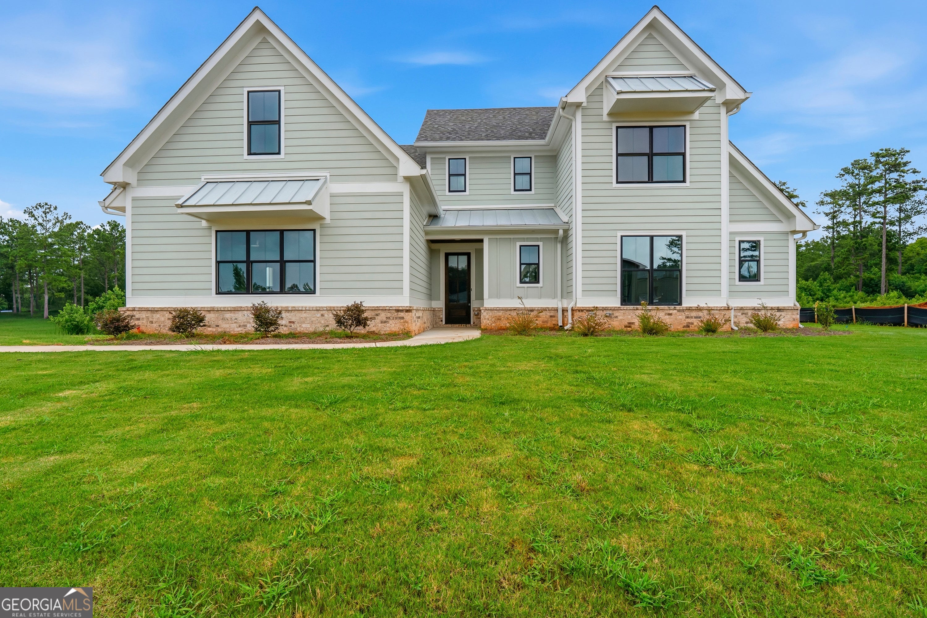 155 Hawthorne Ln — photo