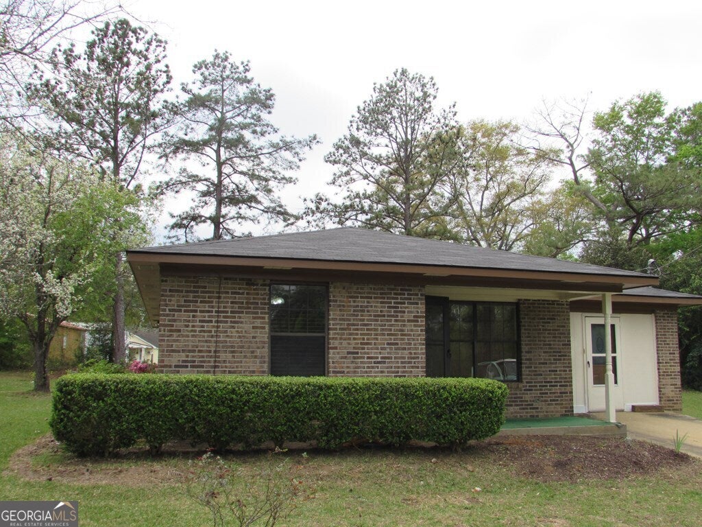 1827 Tarver Dr — photo