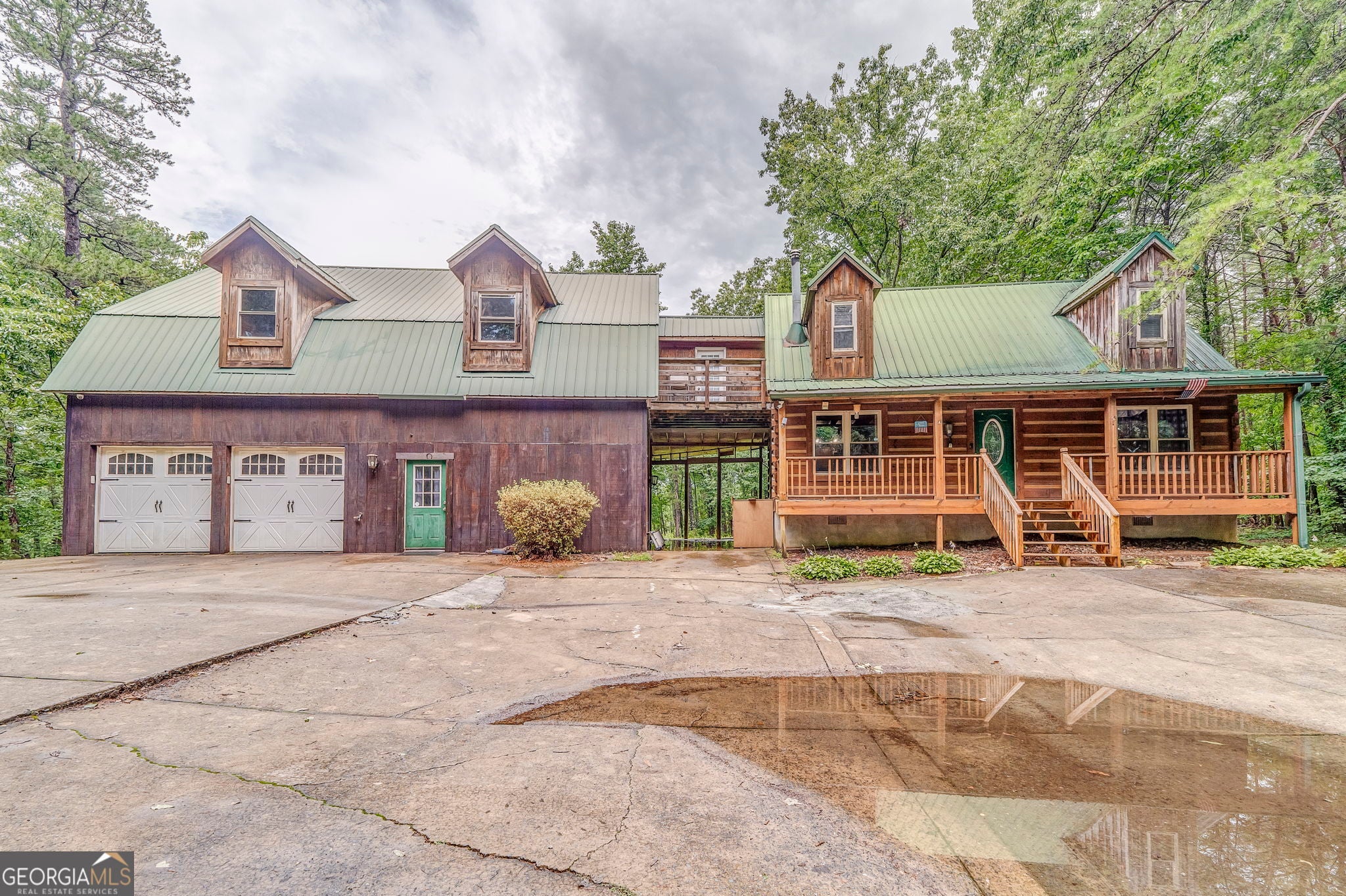 519 E Valley Rd NE — photo