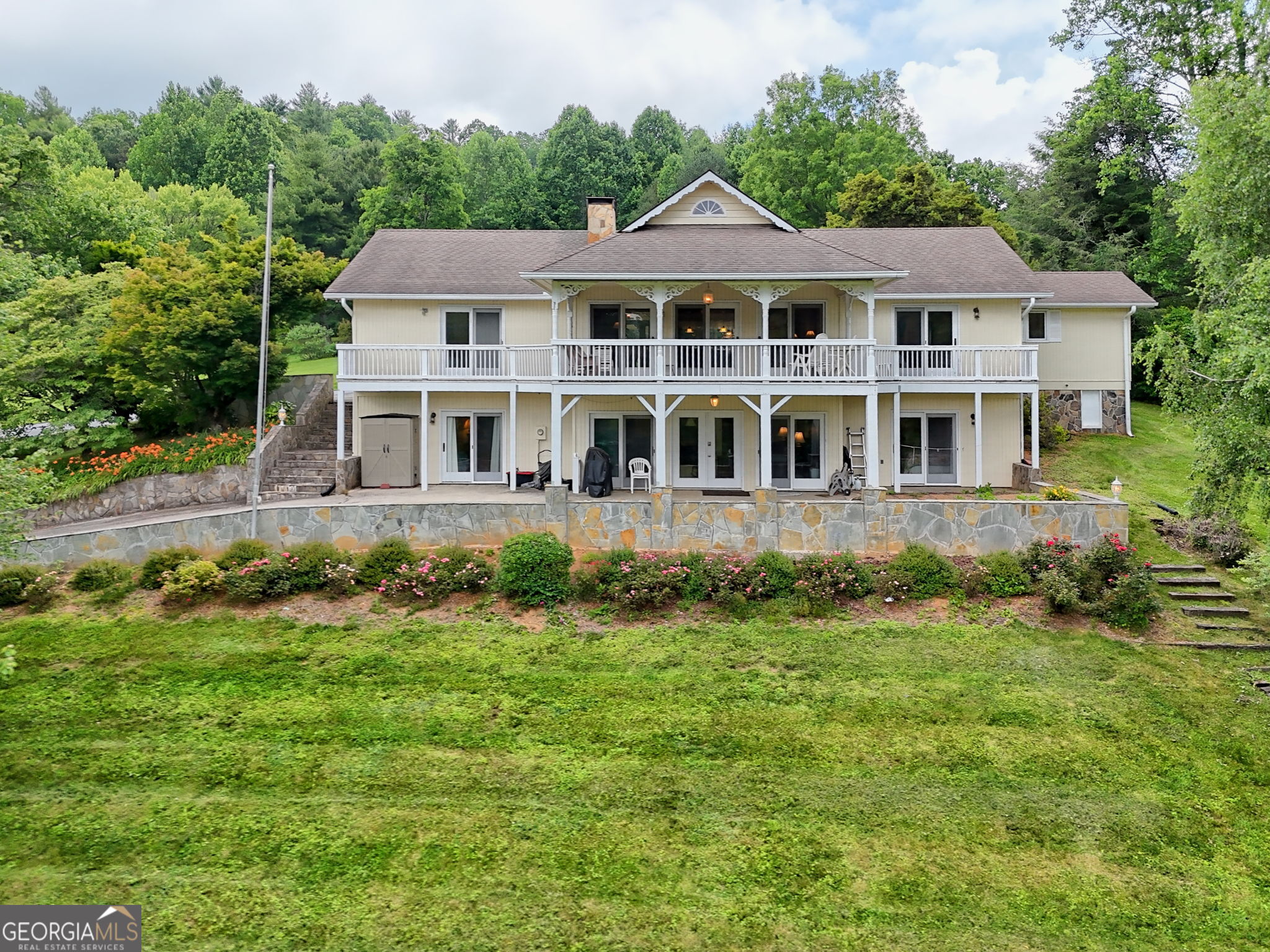 70 Fairway Ln — photo