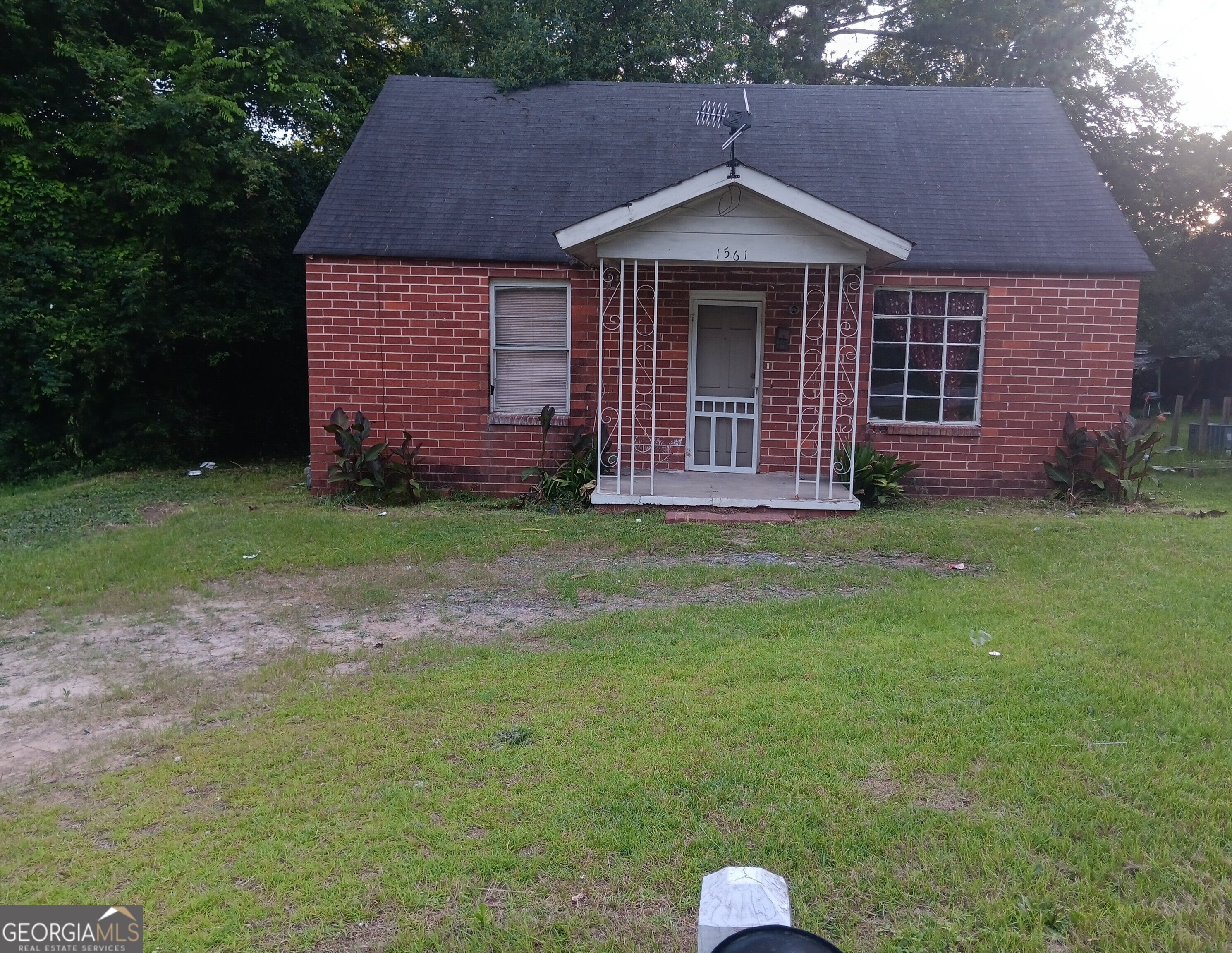 1561 Dexter Ave — photo