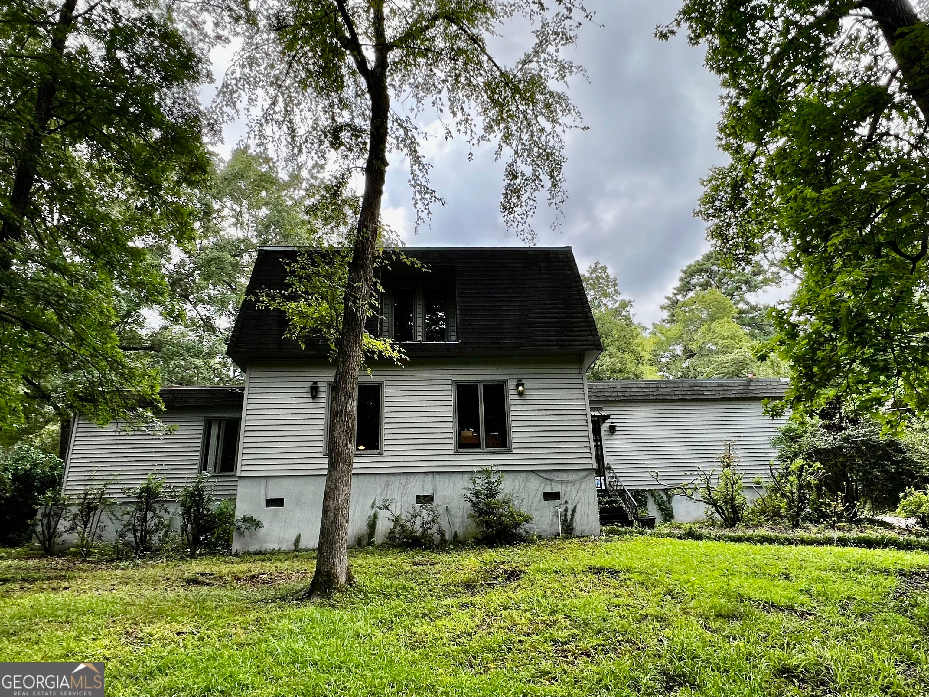 946 Fair Oaks Dr — photo