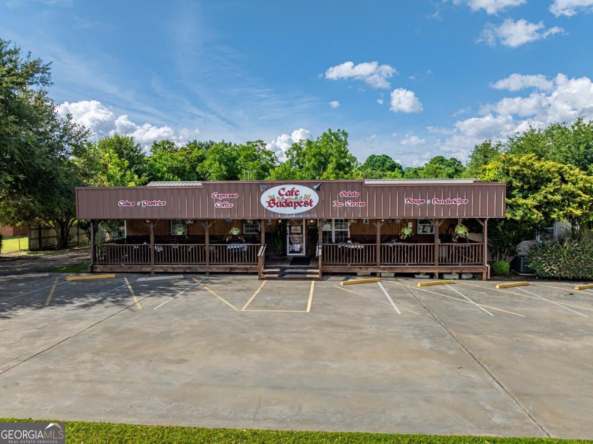 293 W Benjamin H Hill Dr — photo