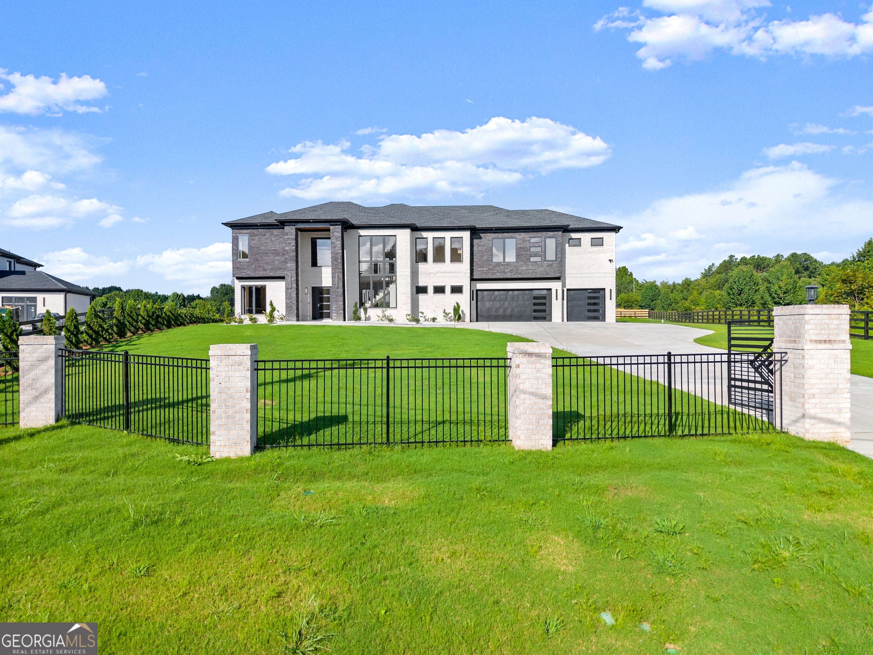 2021 Jones Phillips Rd — photo