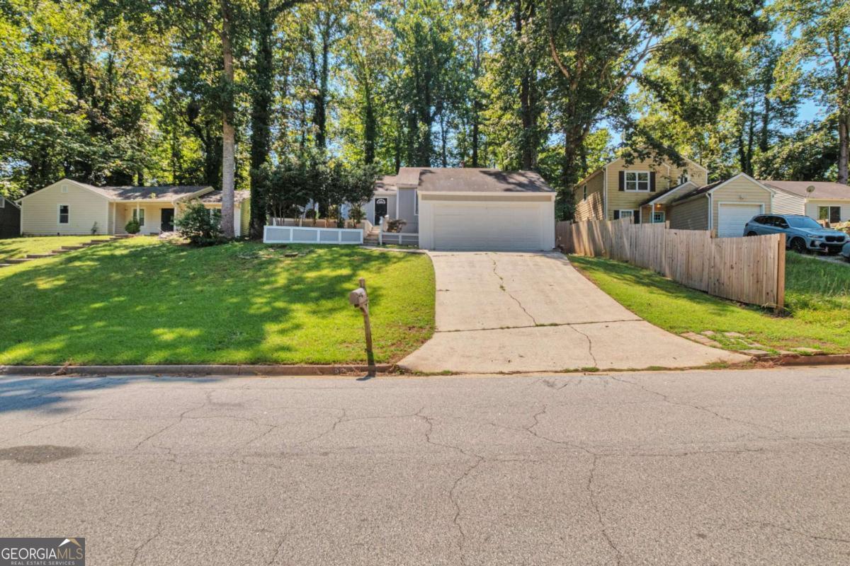 5061 Martins Crossing Rd — photo