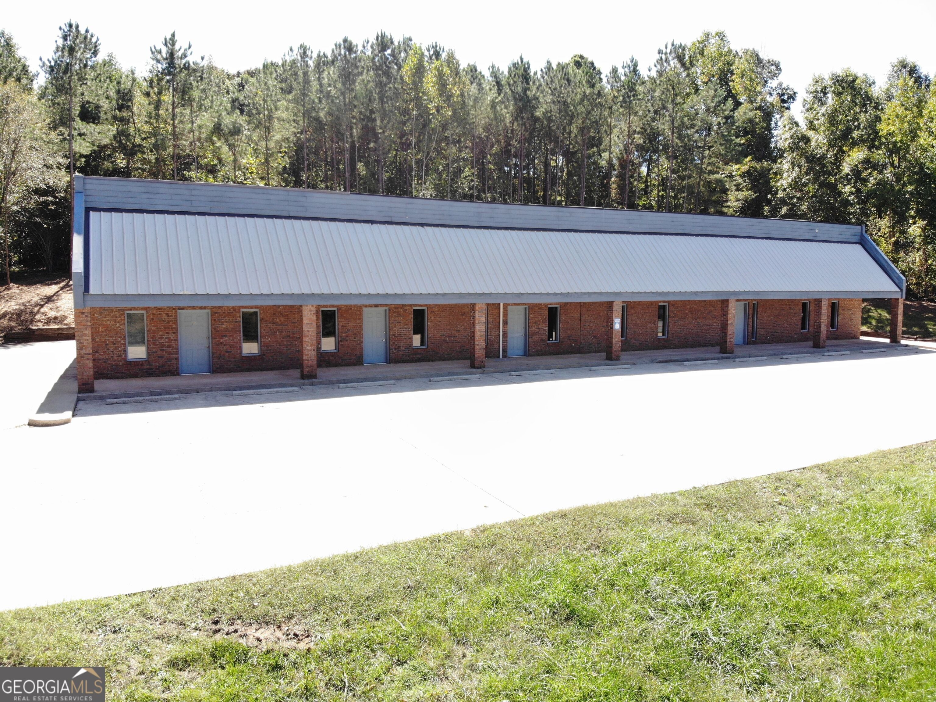 232 Industrial Park Dr — photo