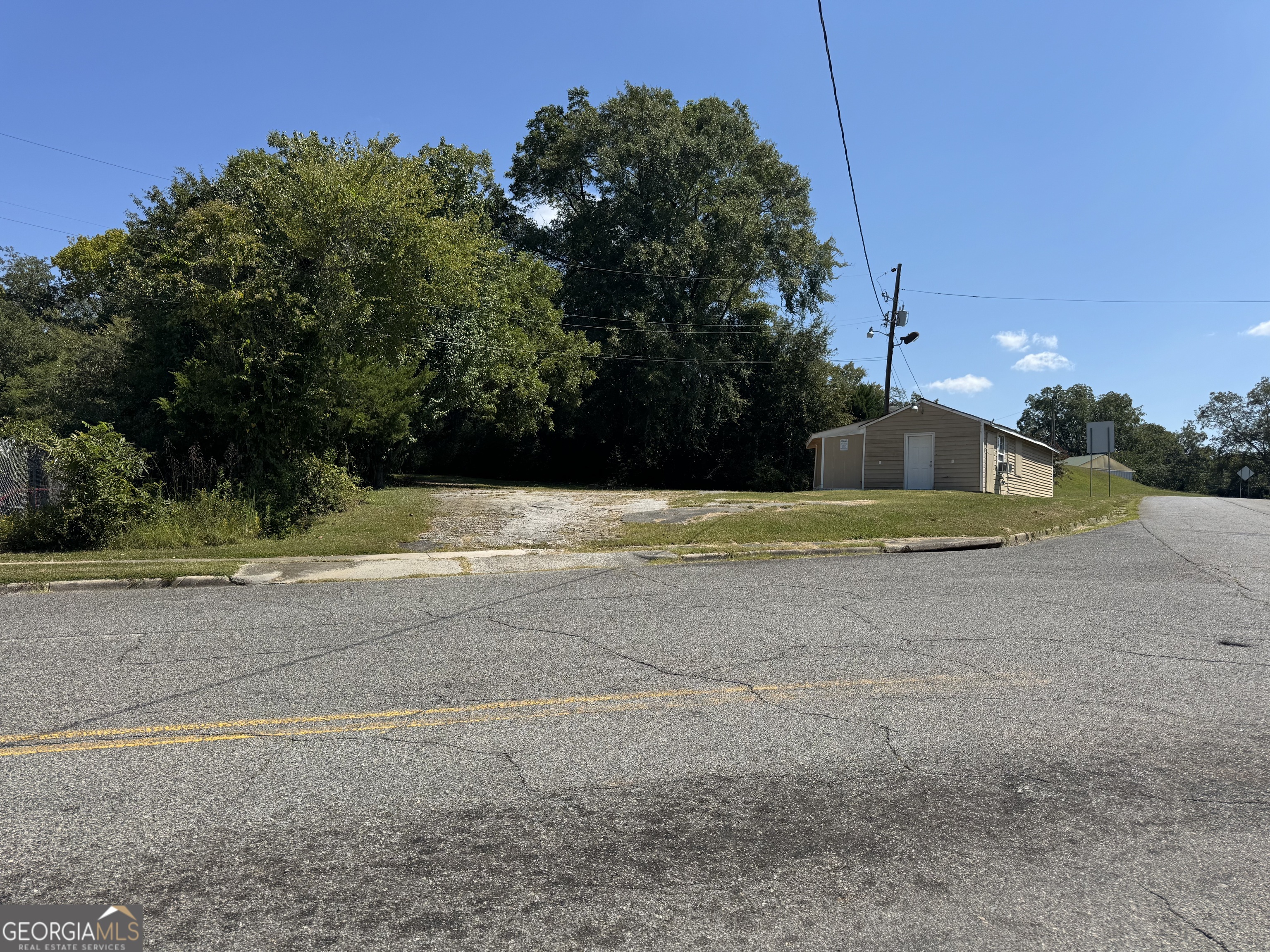 1000 Vinson Hwy & 1070 S Jefferson — photo