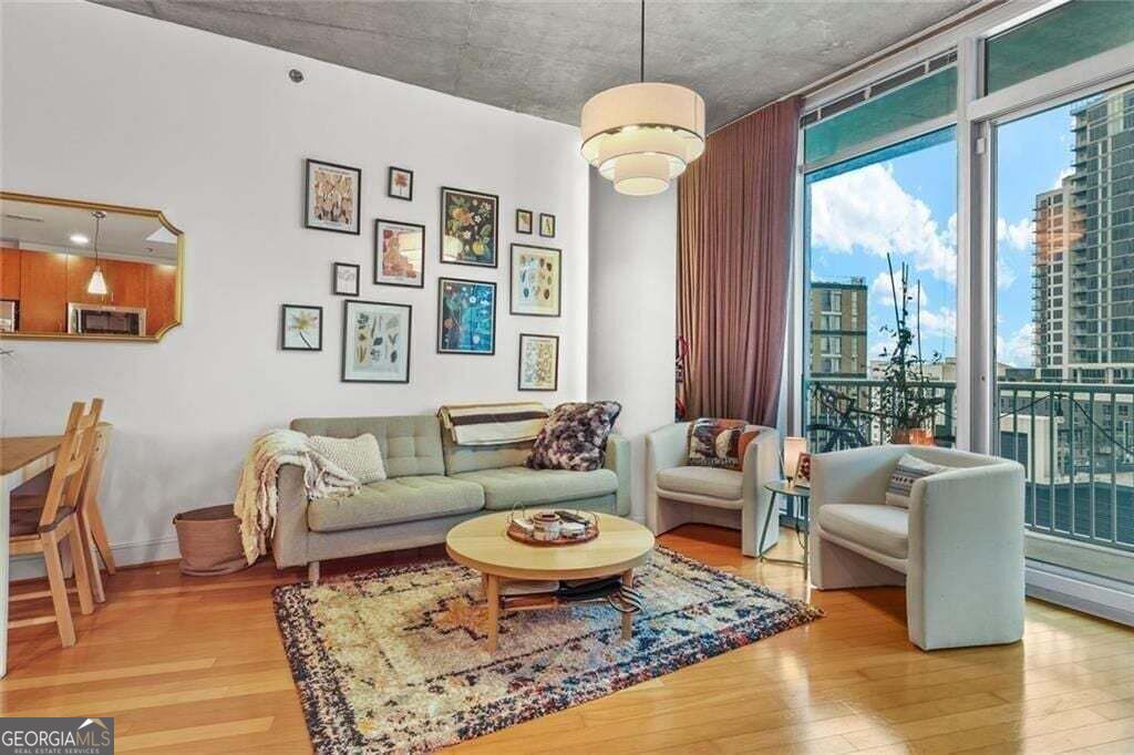 44 Peachtree Pl NE 1225 — photo