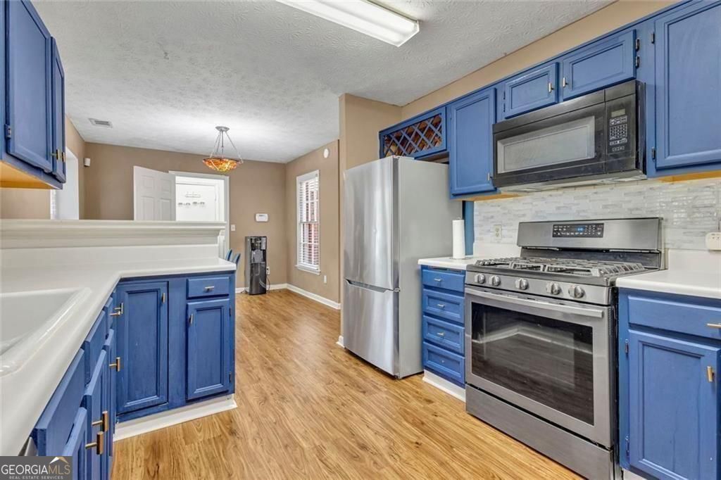 10820 Lees Ct — photo