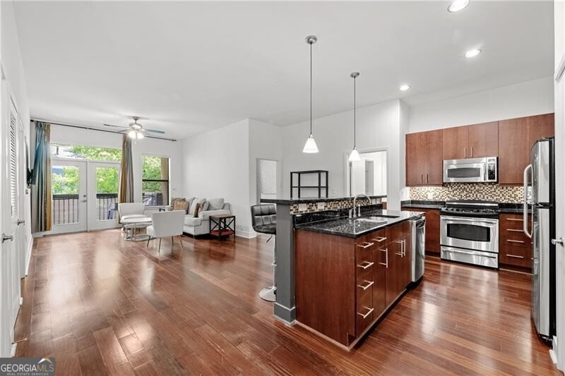 425 Chapel St SW 2108 — photo