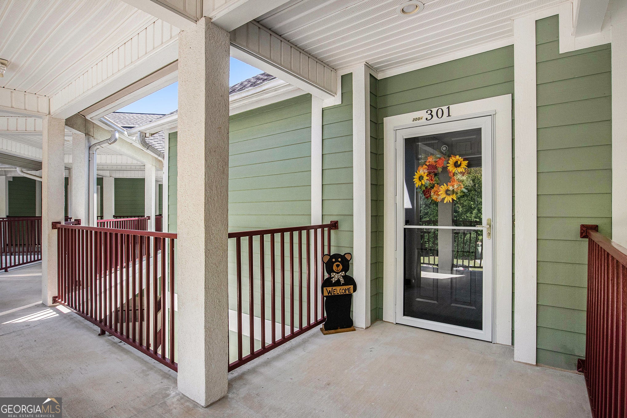 300 Banister Dr 303 — photo