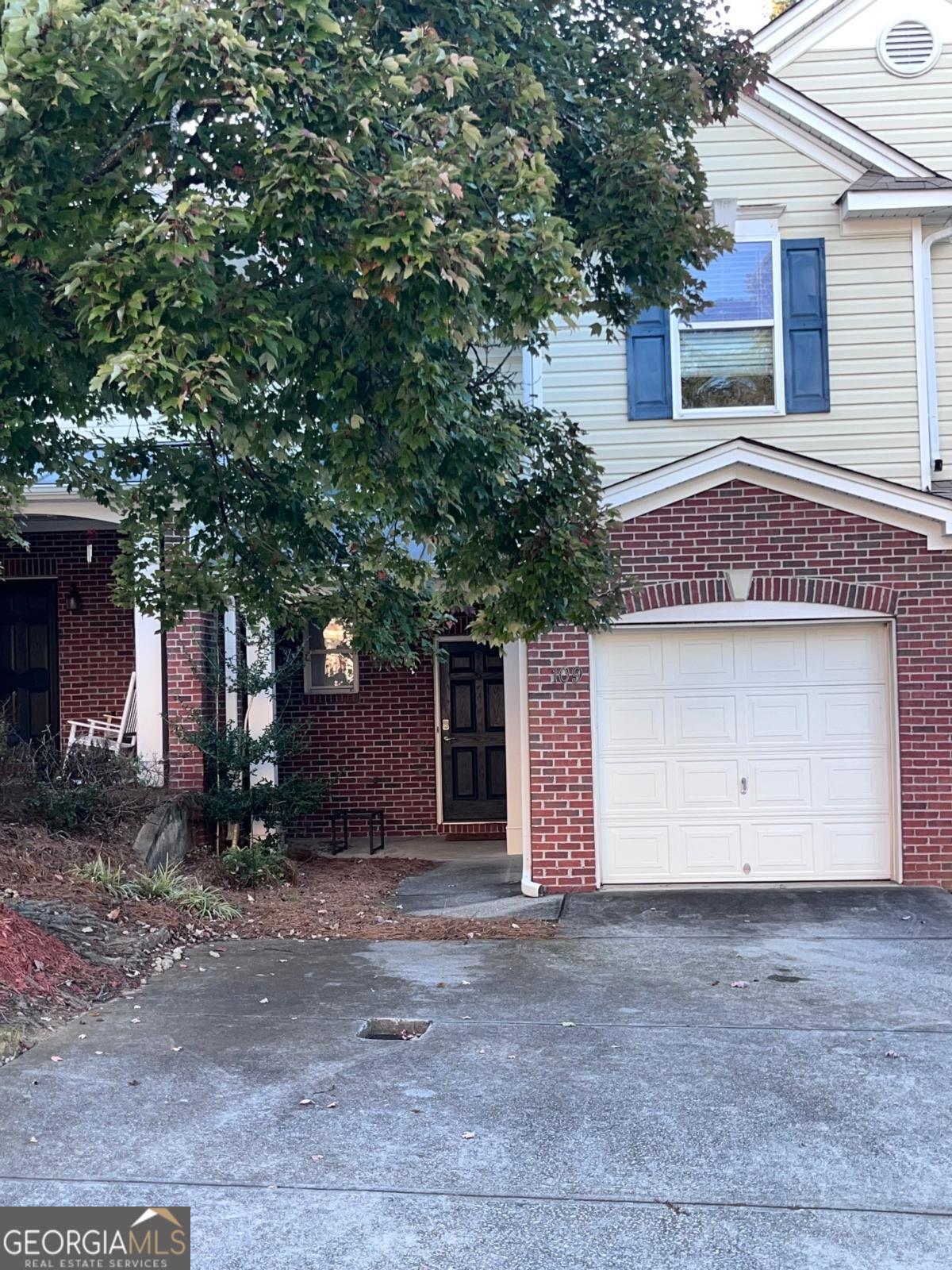 109 Ellis Dr — photo