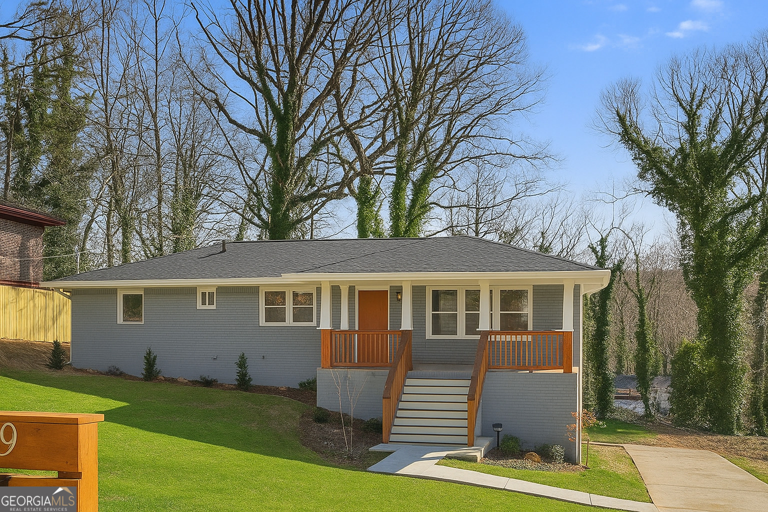 2739 Flagstone Dr SE — photo