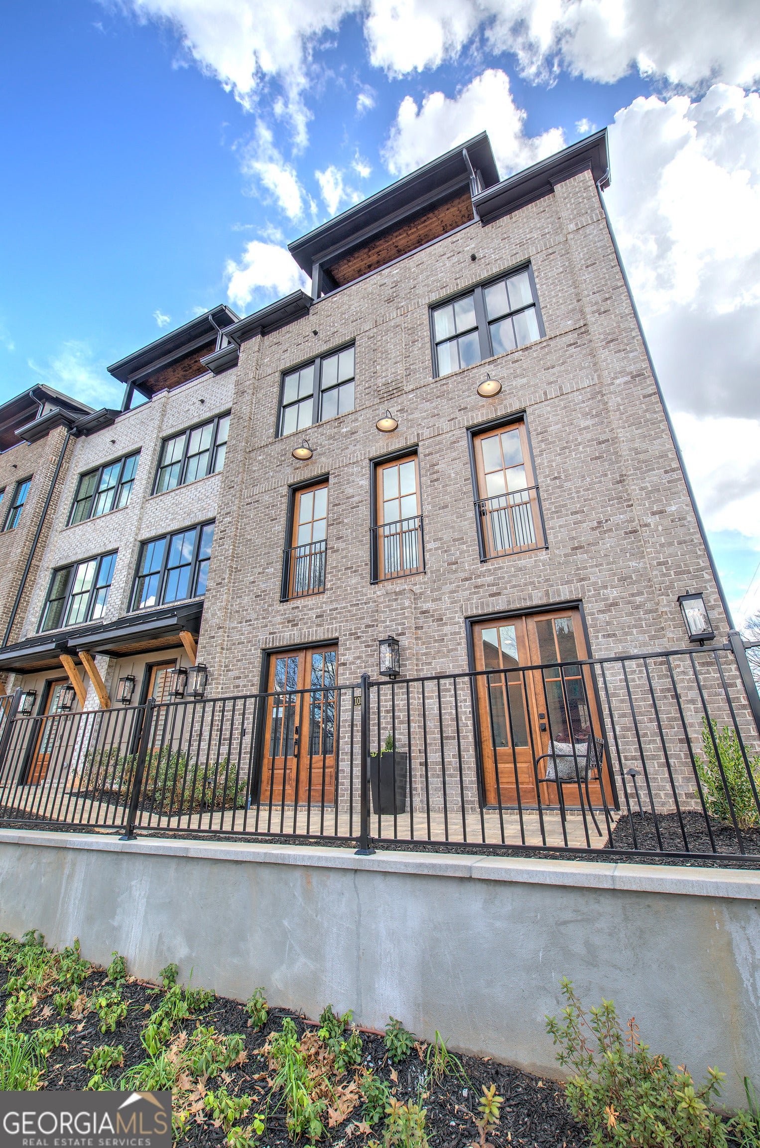 178 W Main St 204 — photo