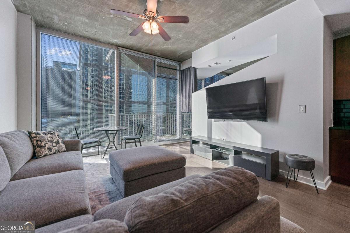 400 W Peachtree St NW 1009 — photo