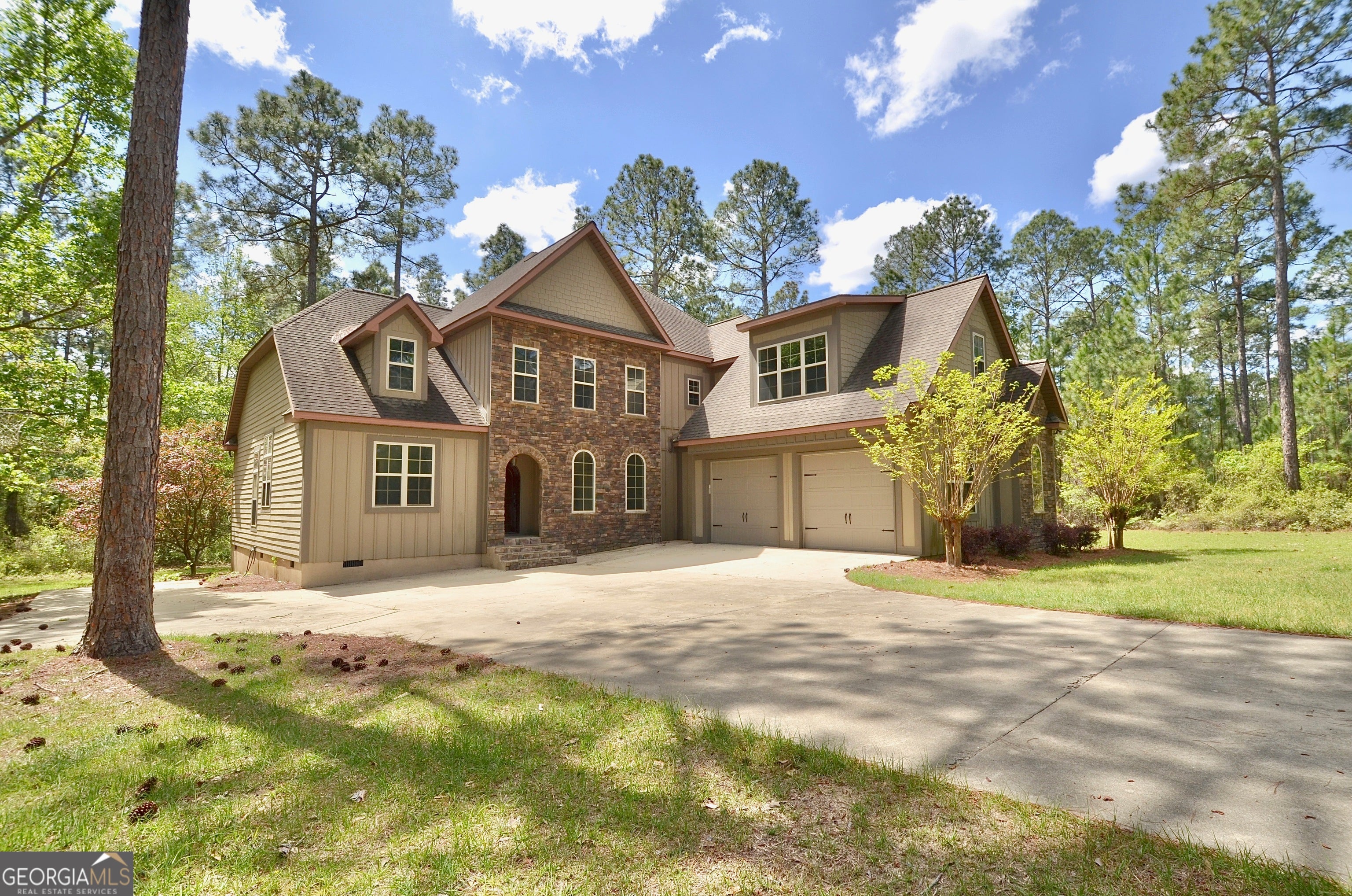 438 Highland Lakes Dr — photo