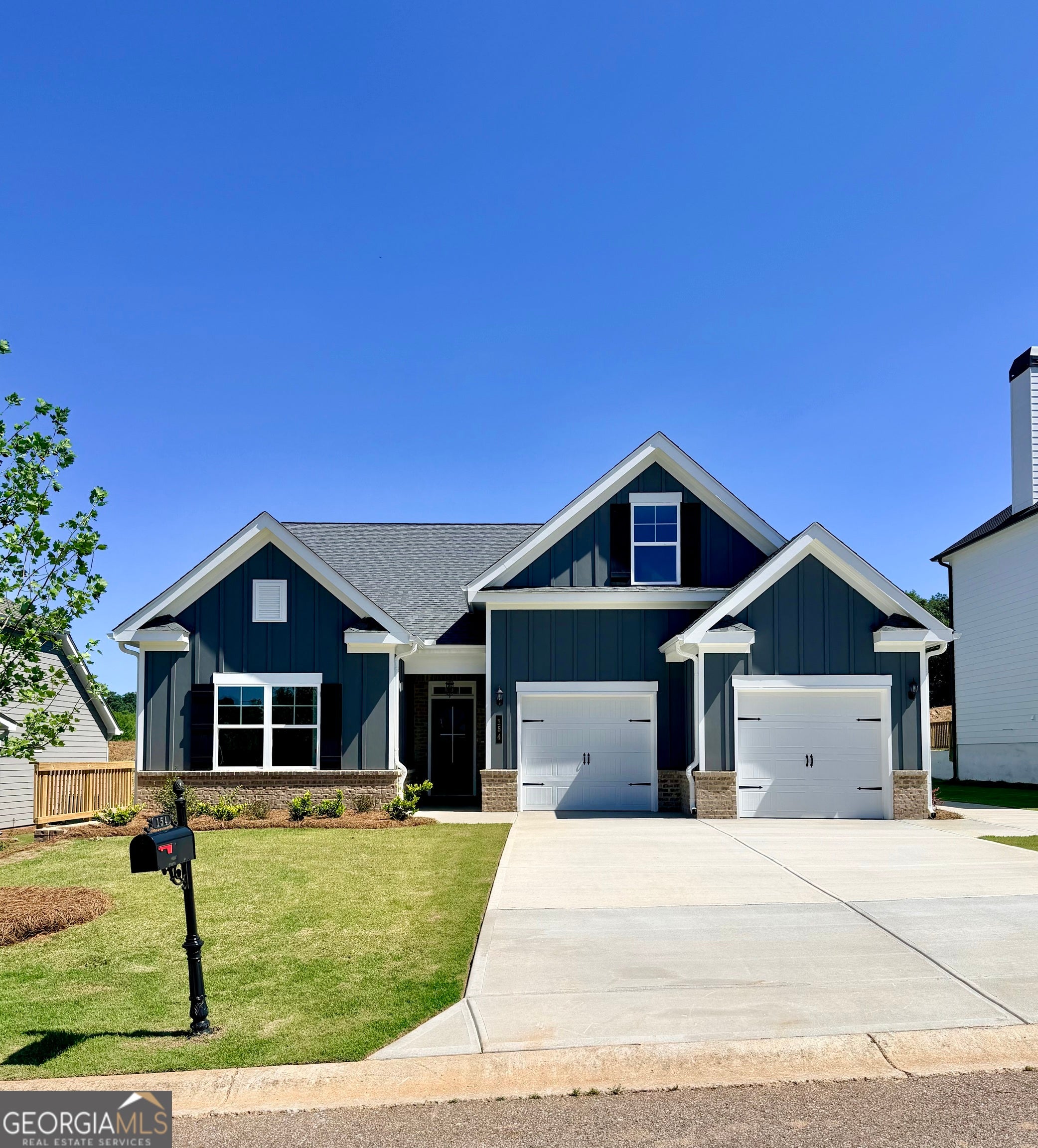 154 Classic Overlook — photo