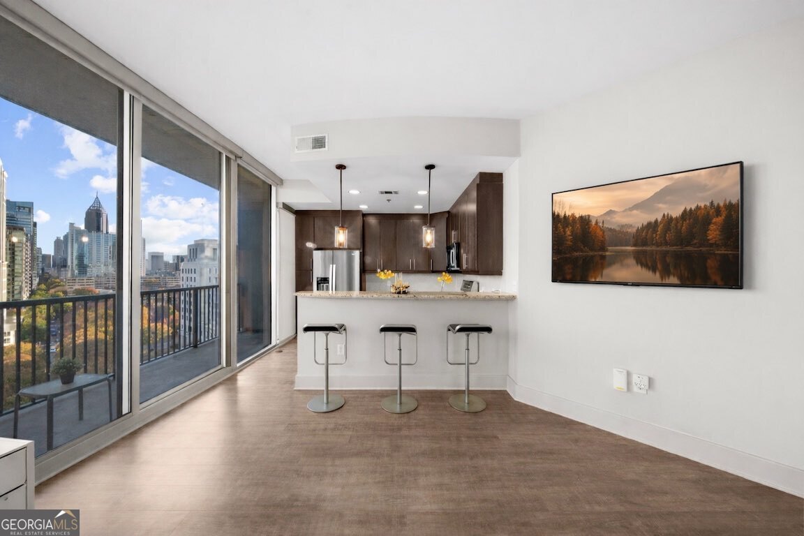 1080 Peachtree St NE 1408 — photo