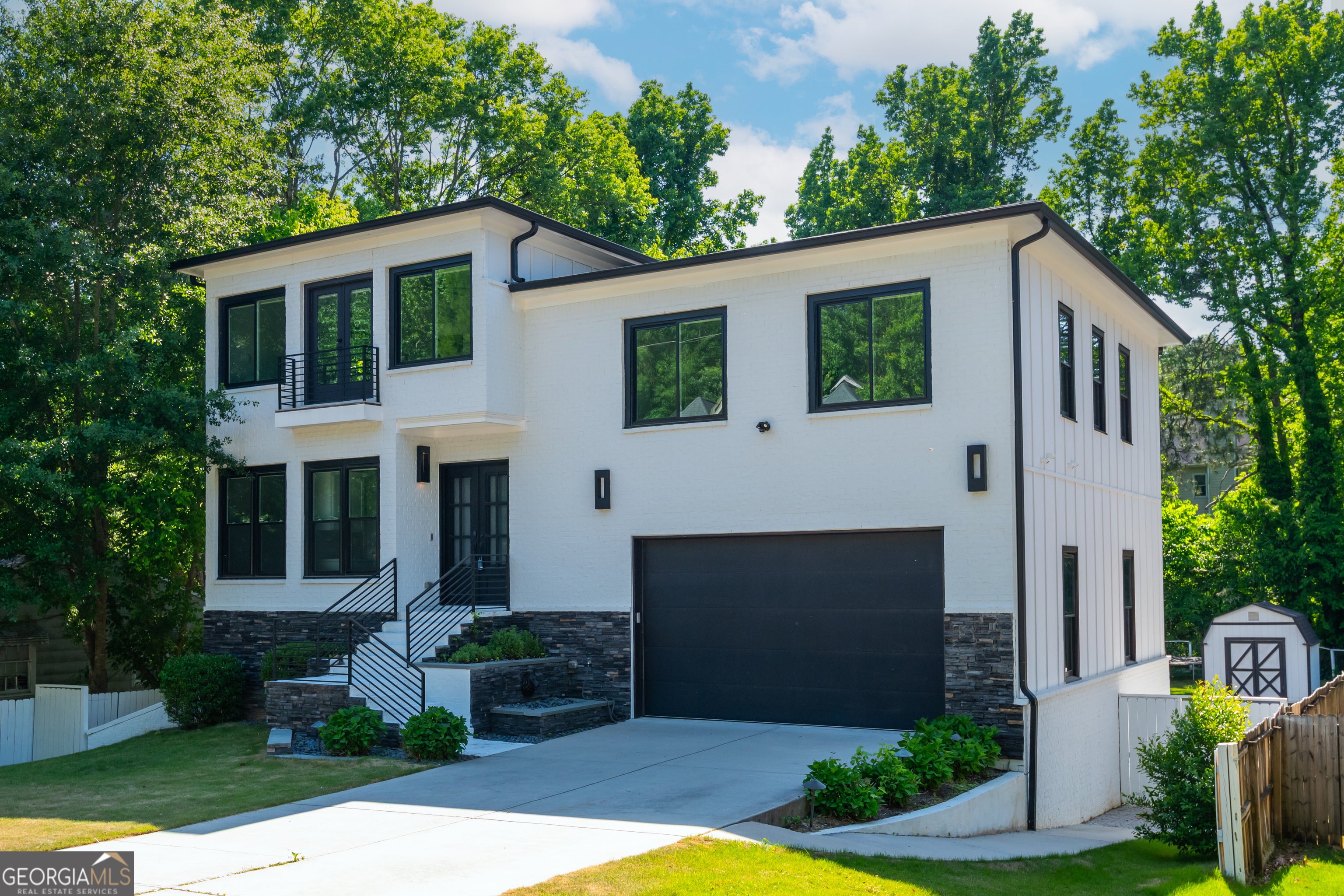 2804 Skyland Dr NE — photo