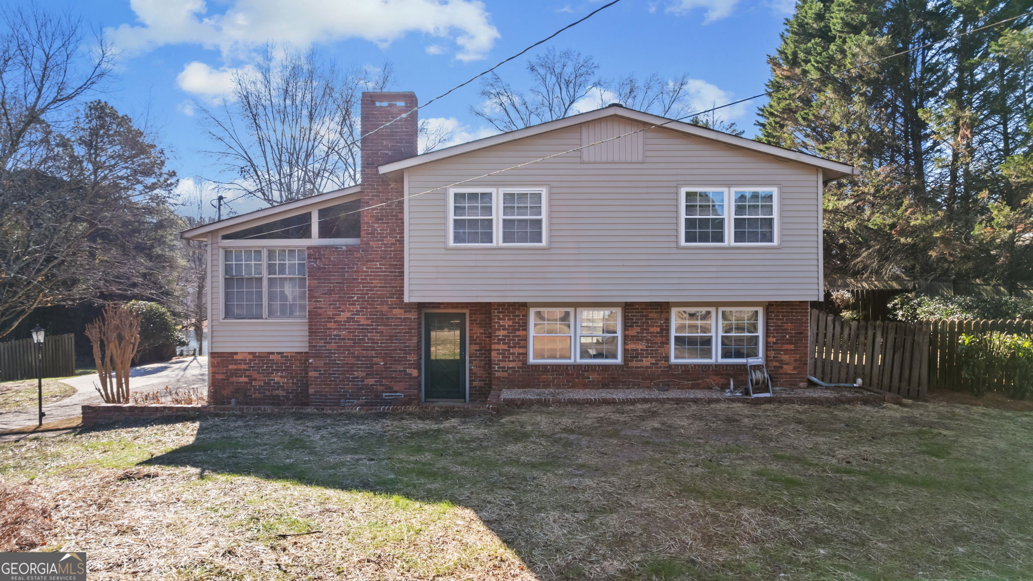 8 Lakemoore Dr NE — photo
