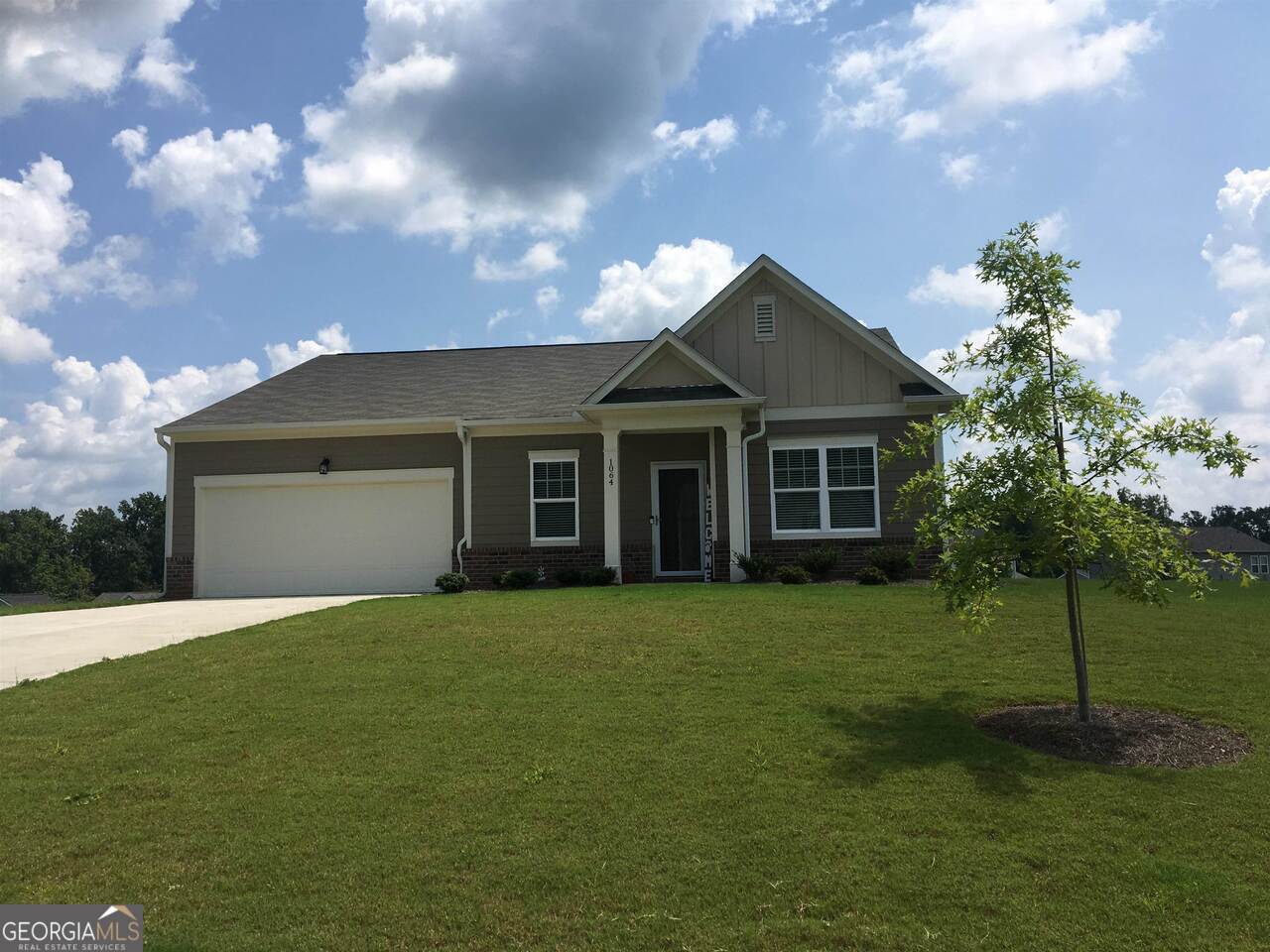 1064 Coldwater Dr — photo