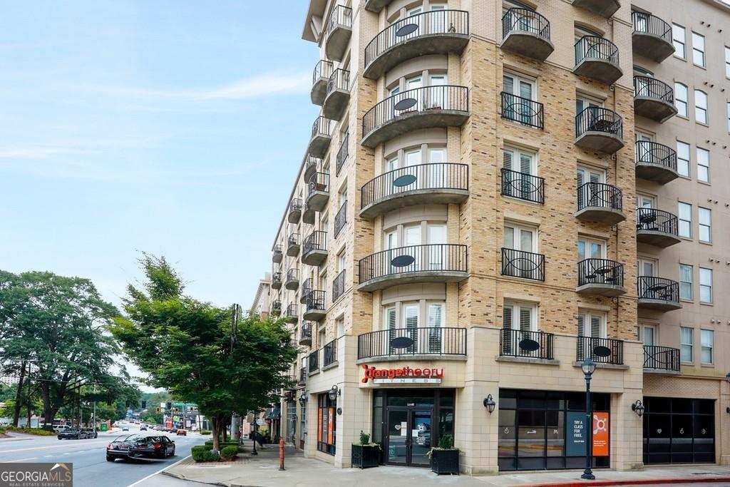 2277 Peachtree Rd NE 408 — photo