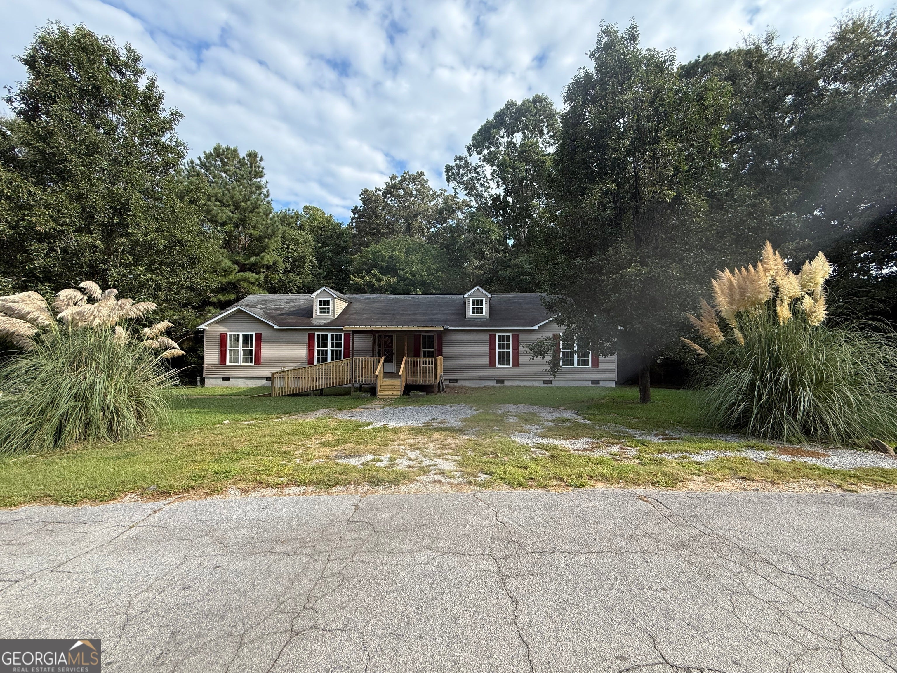 714 Yates Rd — photo