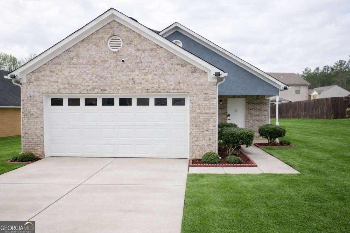 10941 Station Dr — photo