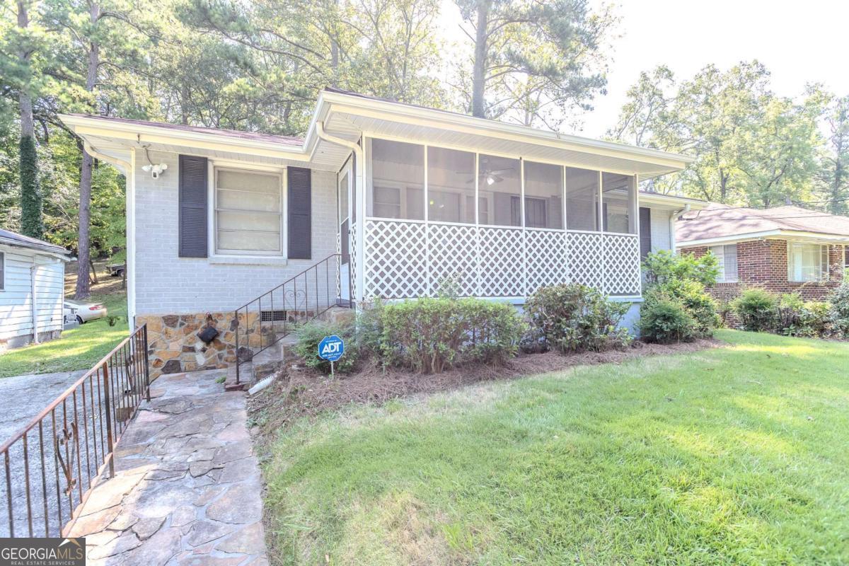 145 Holly Rd NW — photo