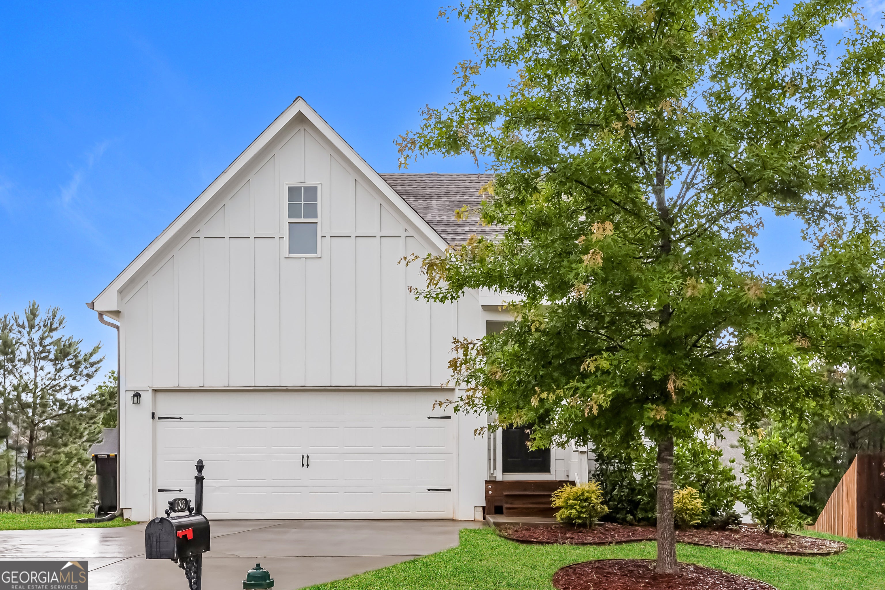 128 Hood Park Dr — photo