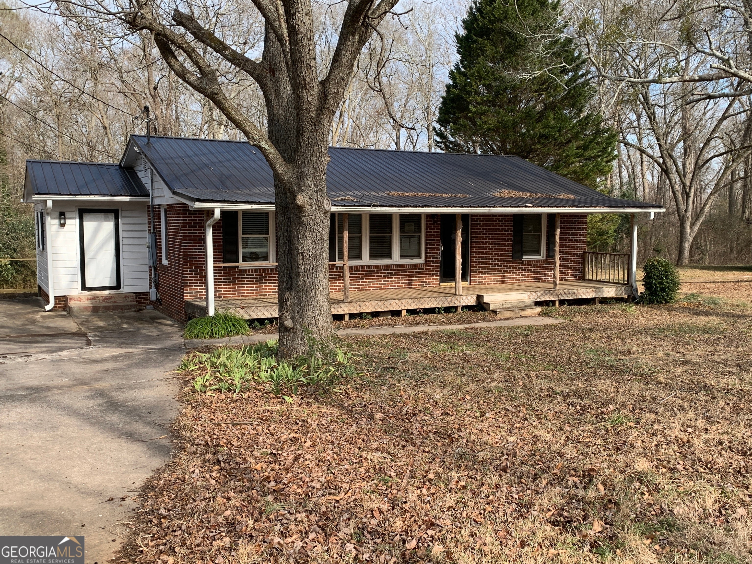 145 Glendale Dr — photo