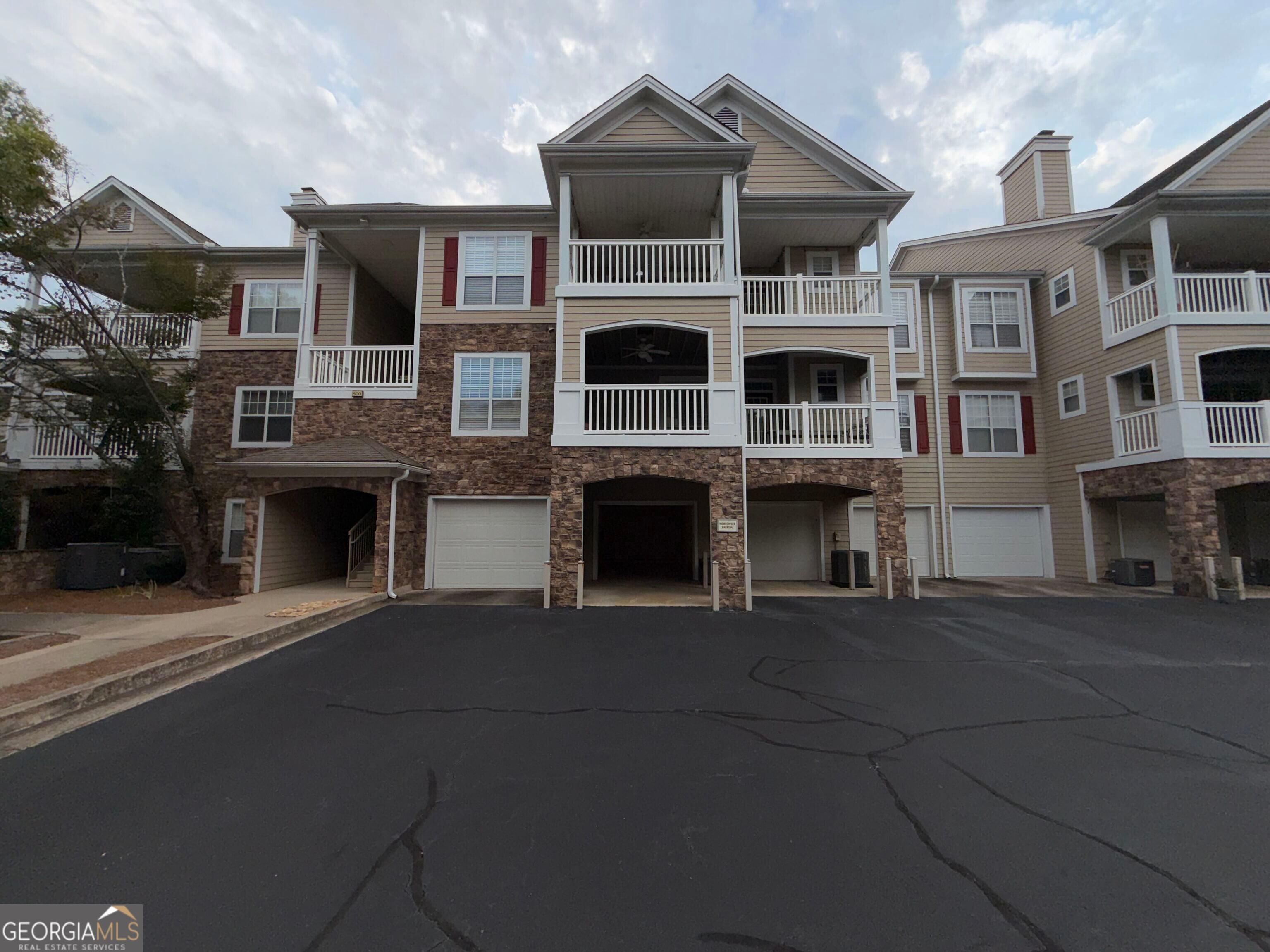 522 Sandringham Dr # 522 — photo