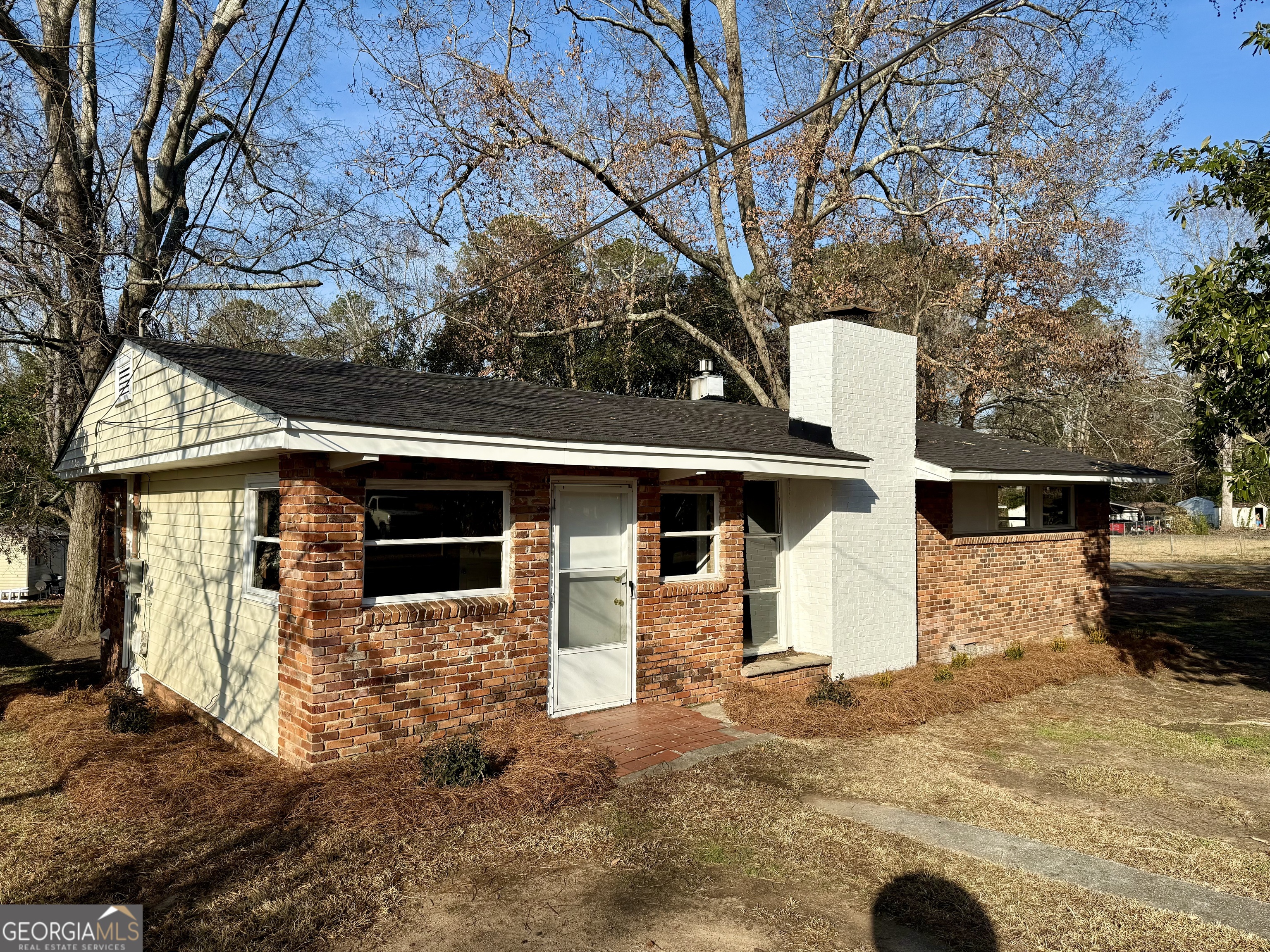609 Hillcrest Dr — photo