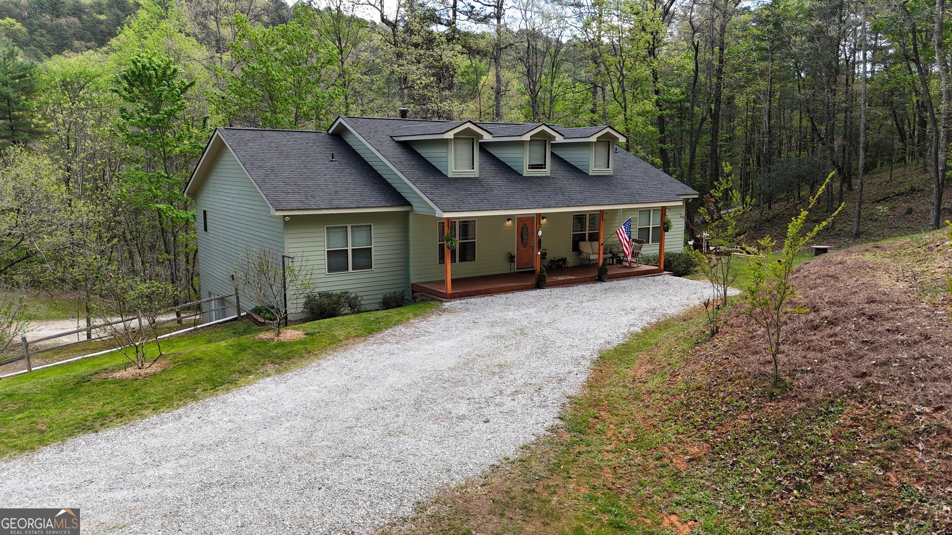 812 Covecrest Dr — photo