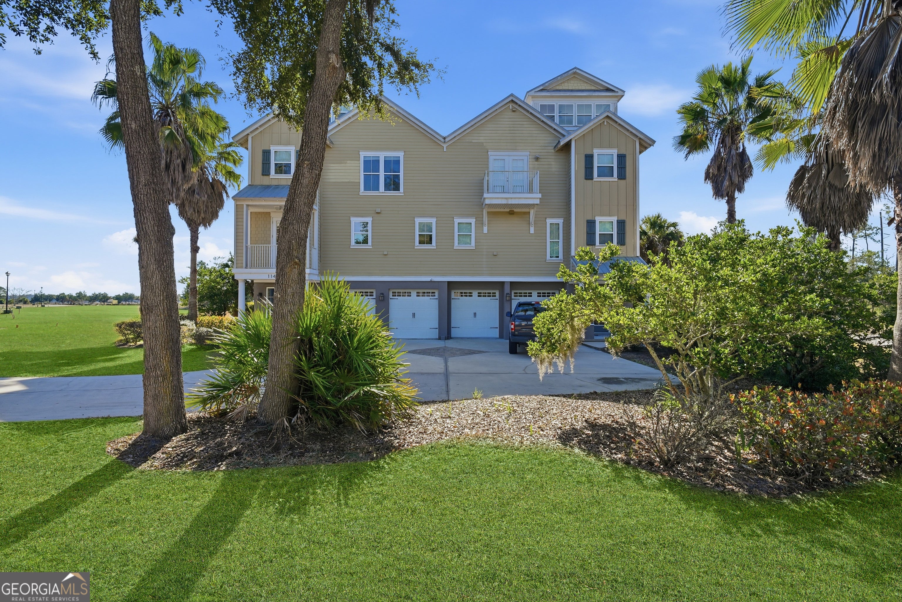 114 Riverfront Cir — photo