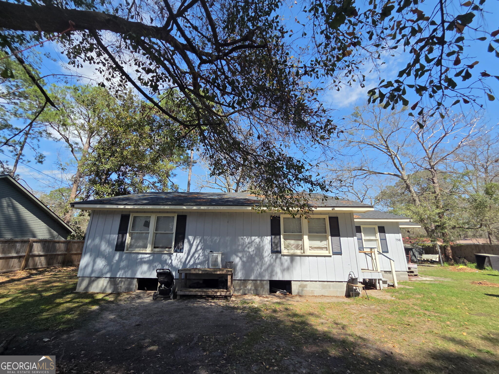 758 Hearn Rd — photo