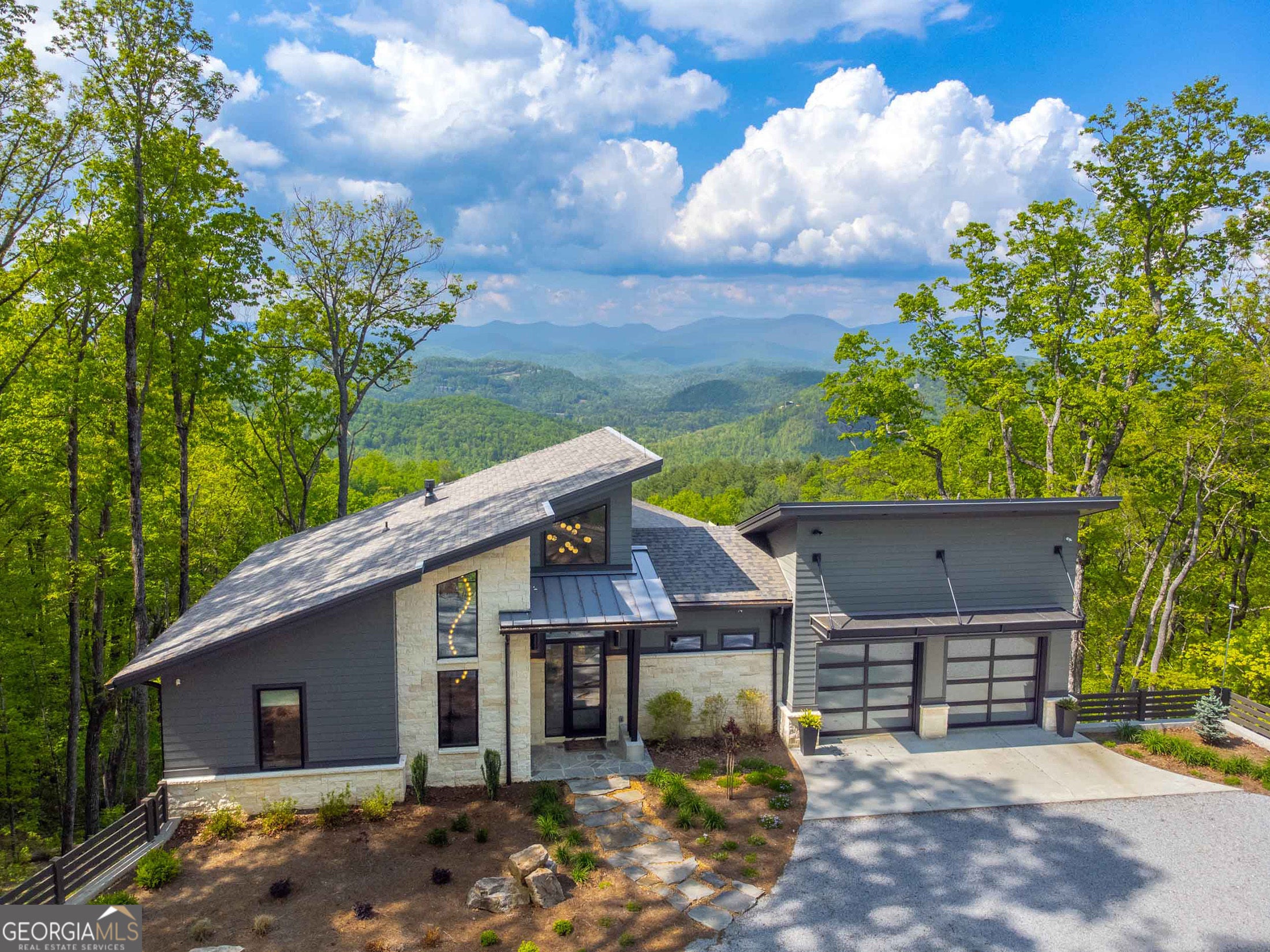 377 Charmont Dr — photo