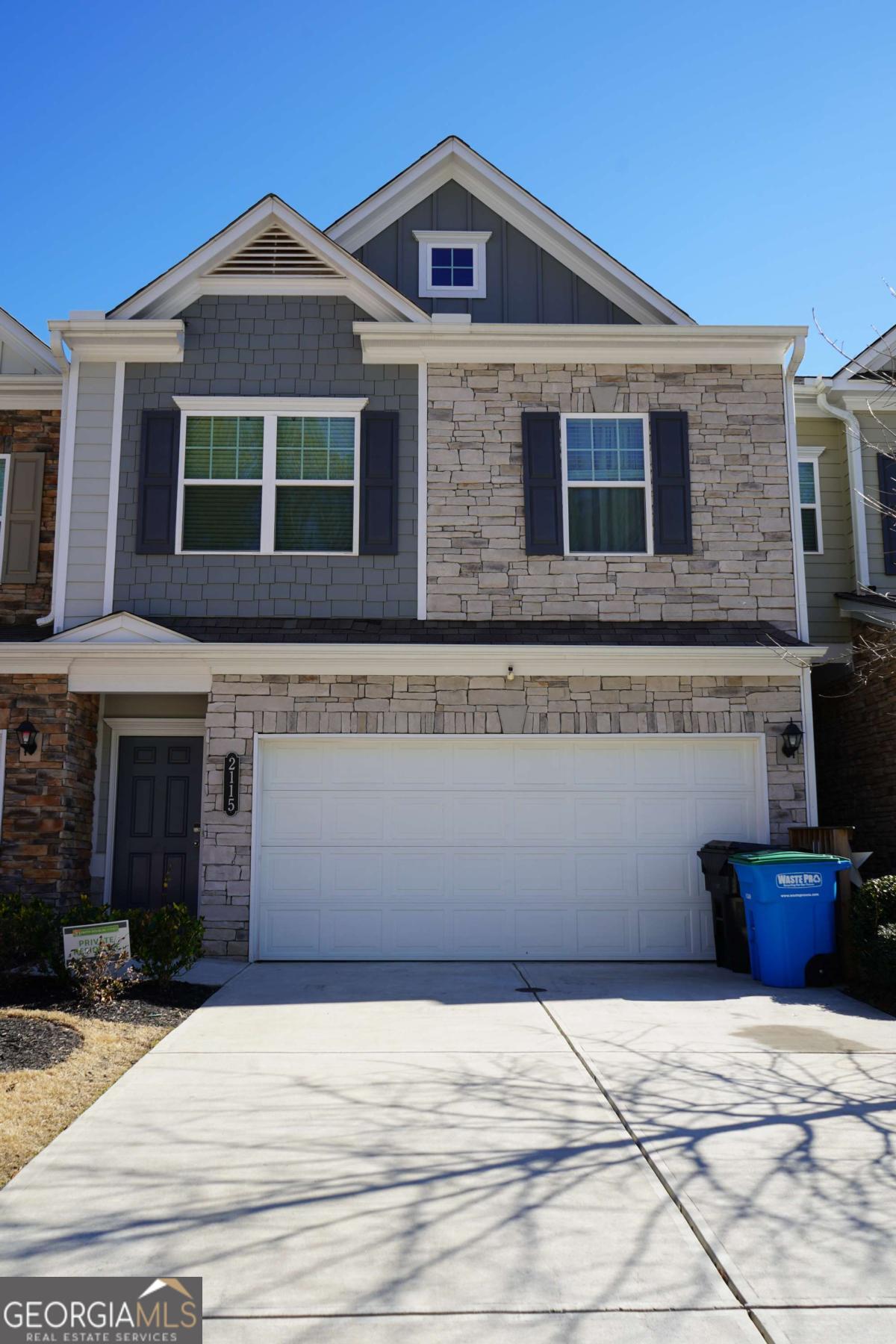 2115 Ravencliff Dr — photo