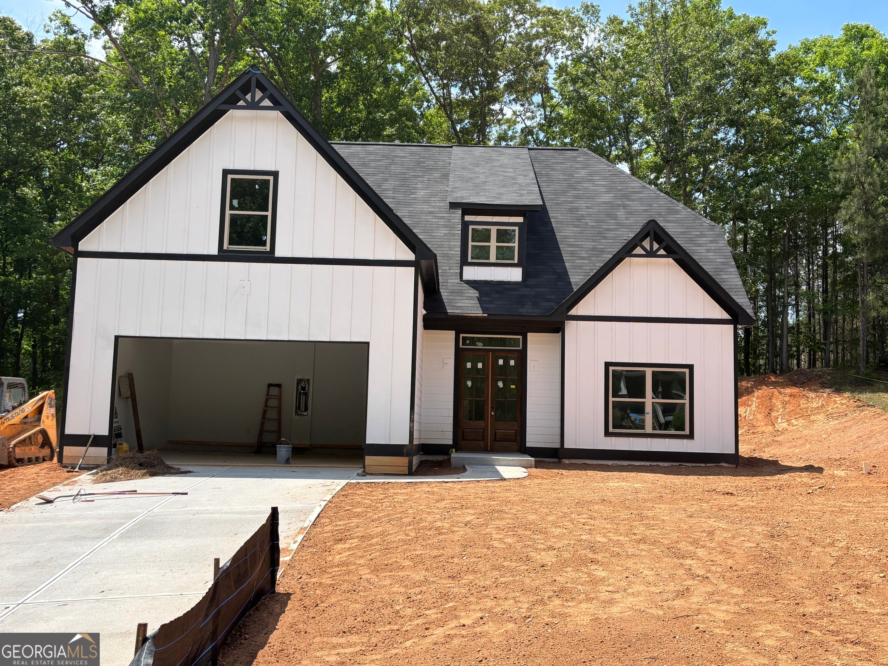 5585 Yorkshire Ct — photo