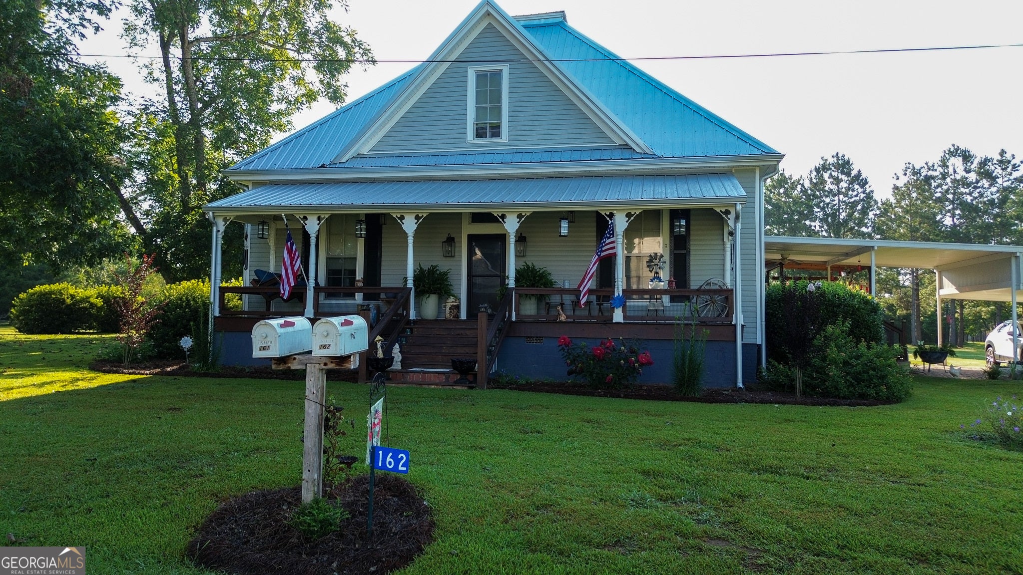 162 College St SW — photo