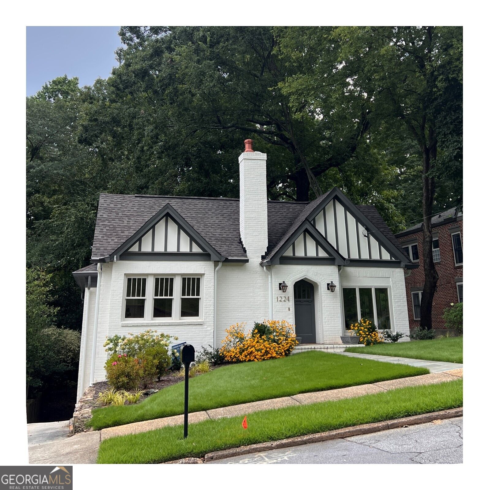 1224 Stillwood Dr NE — photo