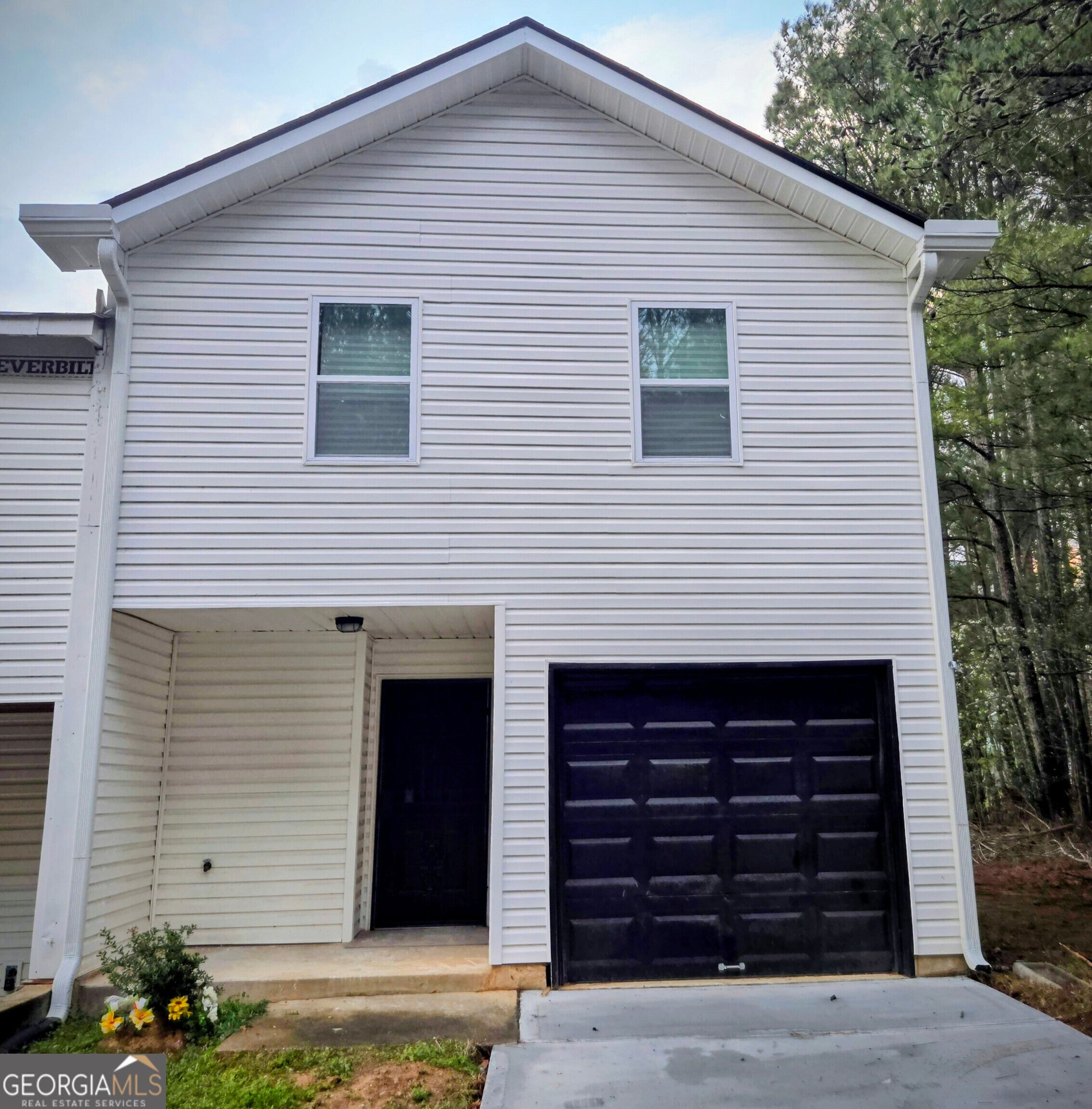 2113 Pine Tree Trl — photo